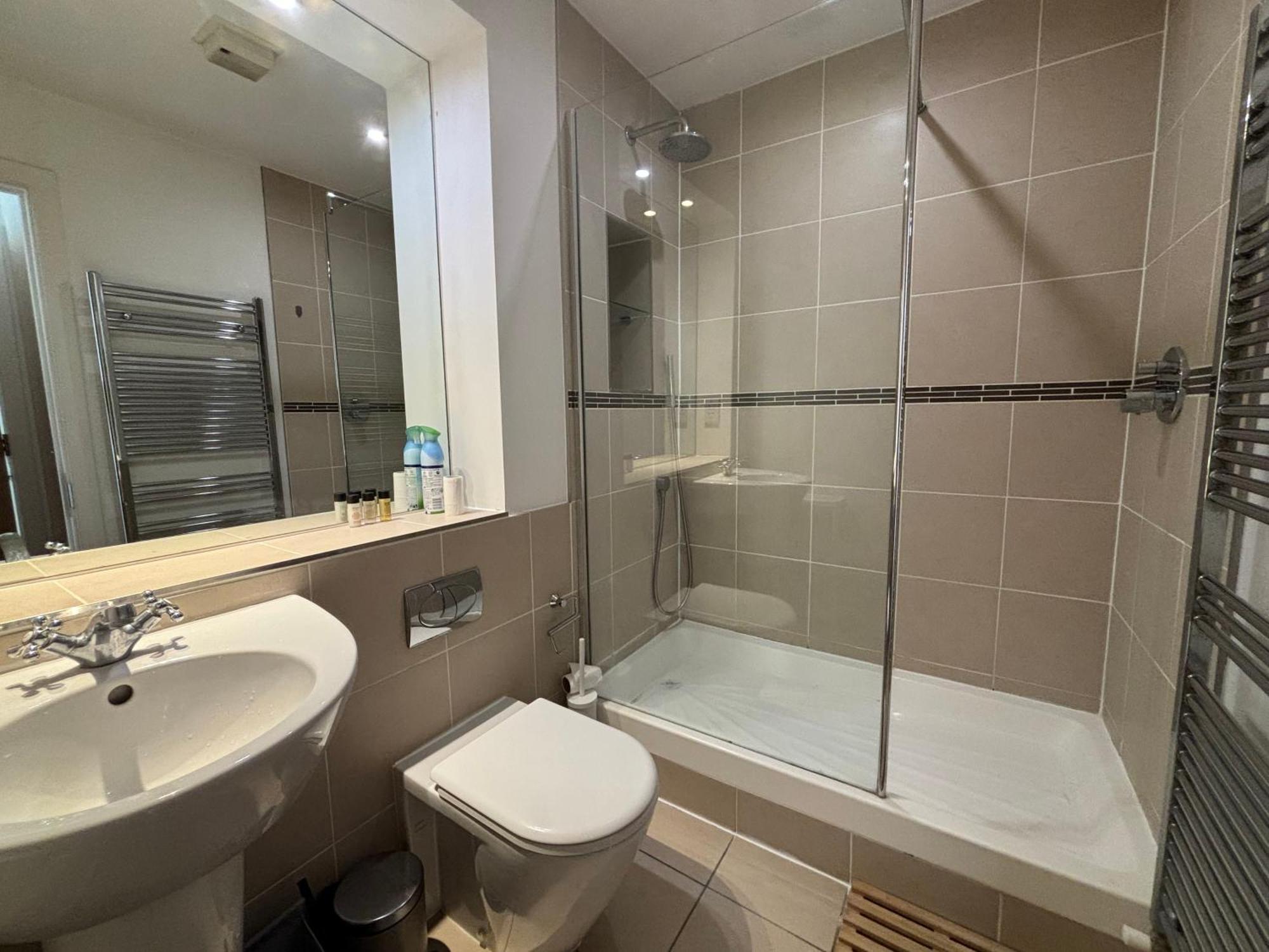 Apartment Stylish 1bd Flat In Gated Community Clapham London