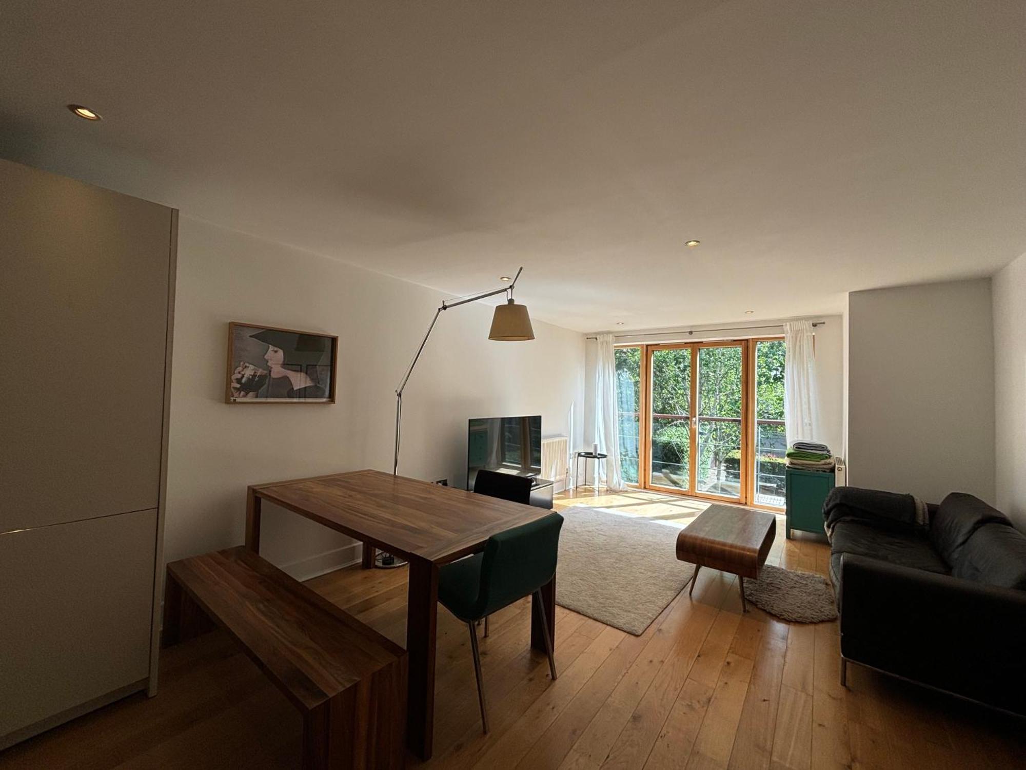 Stylish 1bd Flat In Gated Community Clapham *