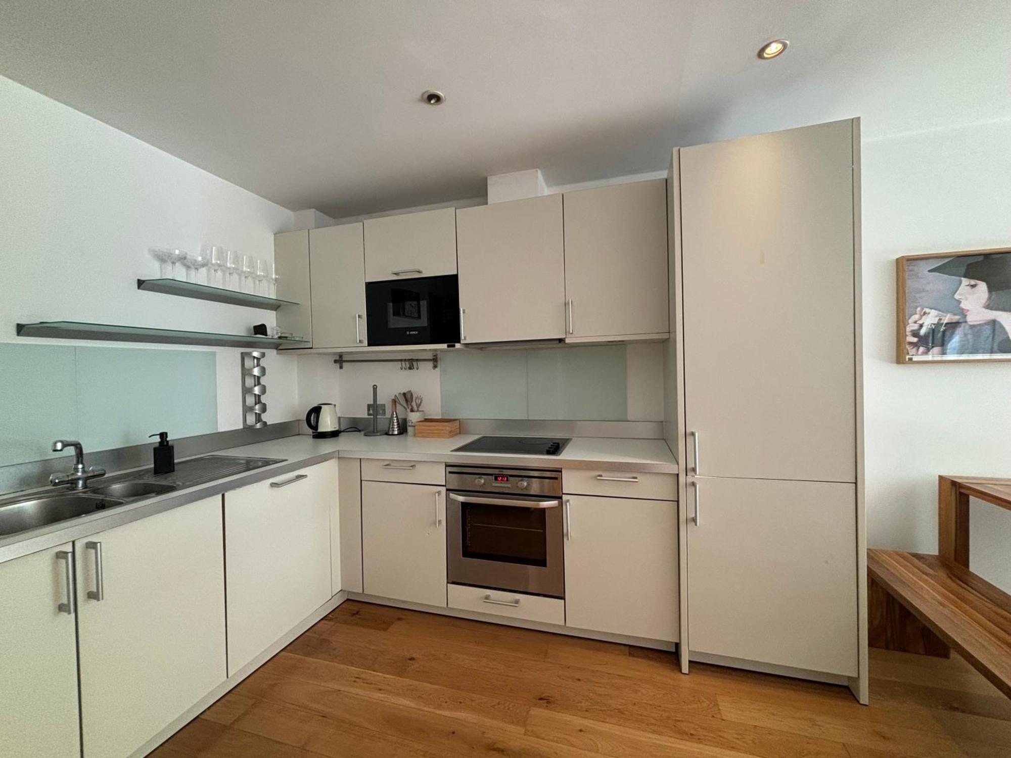 Stylish 1bd Flat In Gated Community Clapham * London