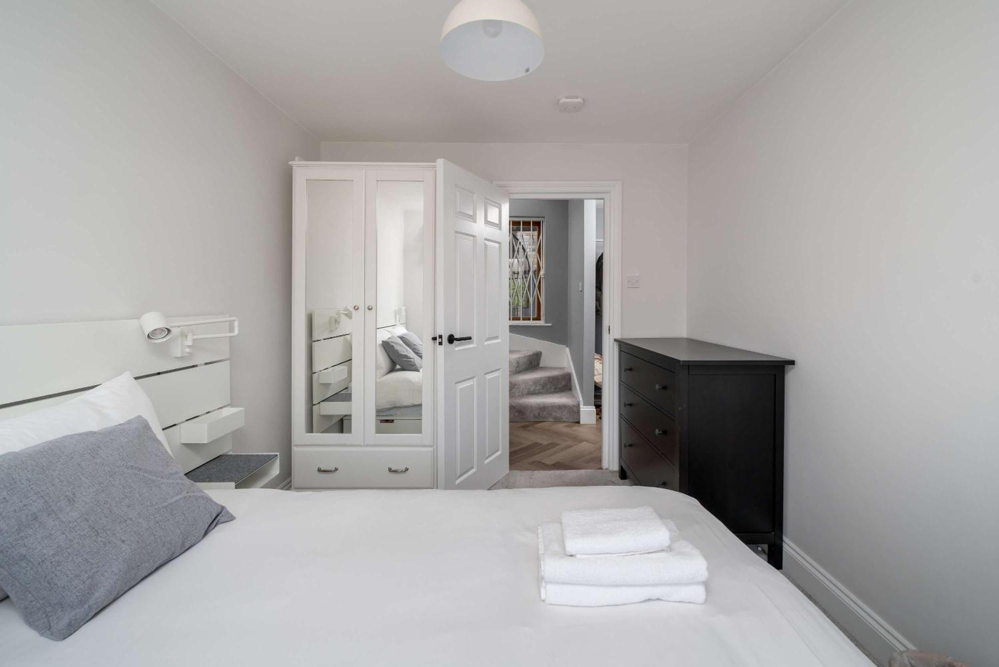 Joivy Modern And Elegant 2-bedrooms