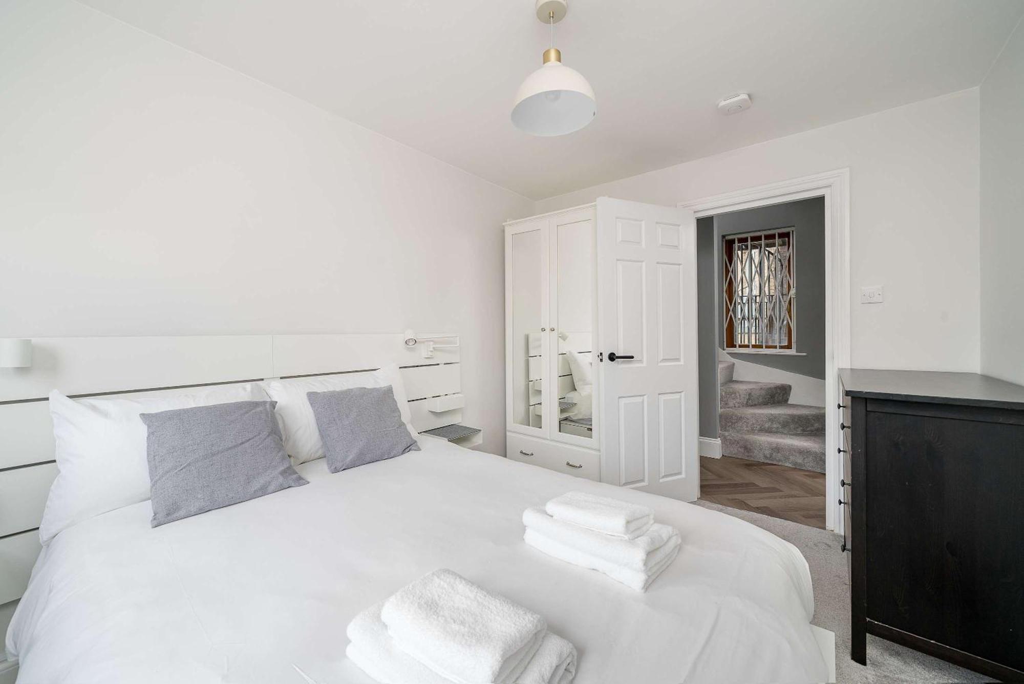 Joivy Modern And Elegant 2-bedrooms *