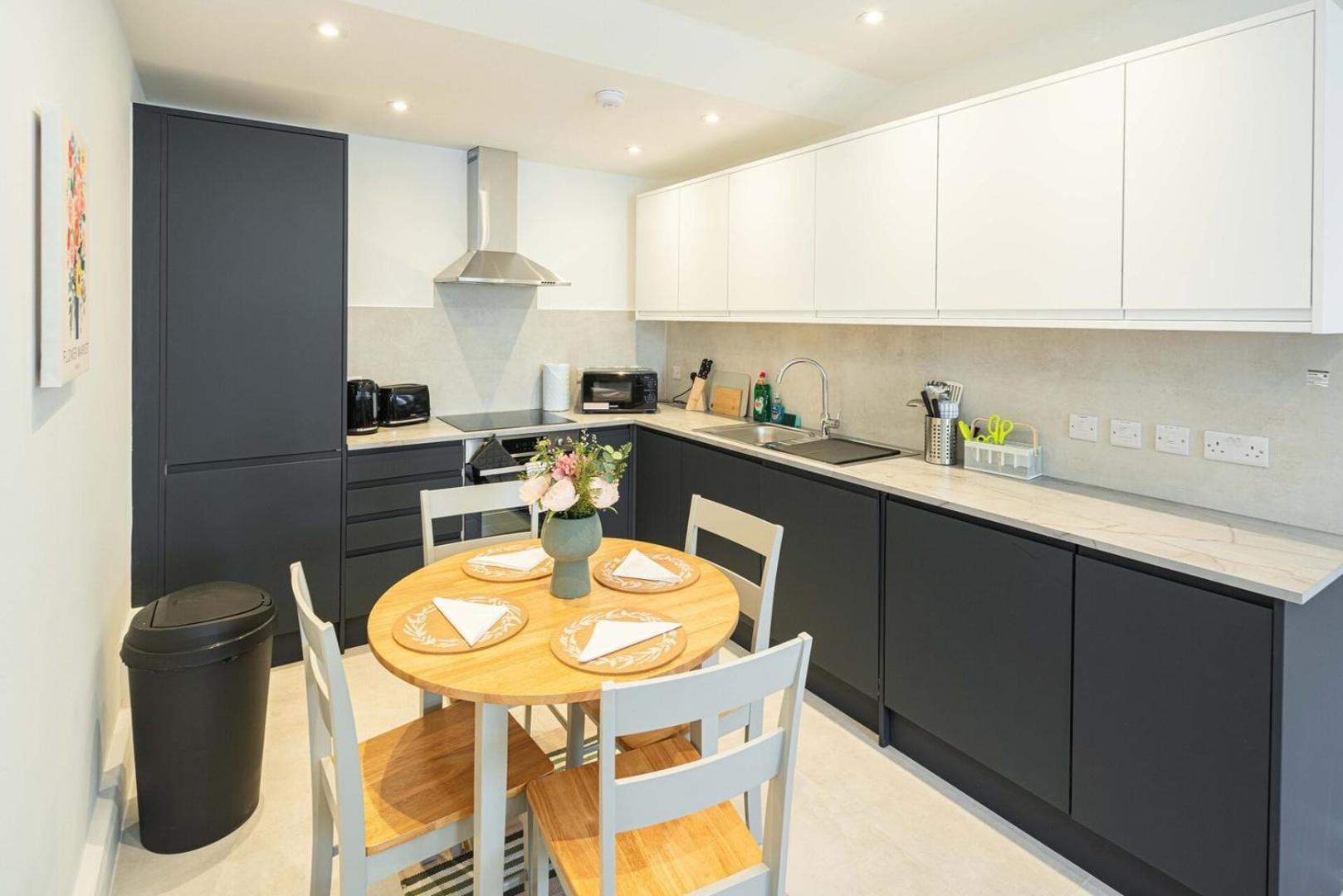 Modern 2br Flat In Soho Apartment