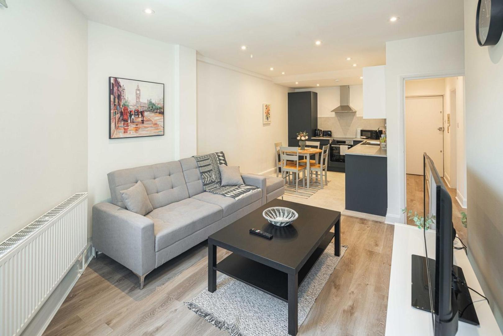 Modern 2br Flat In Soho London
