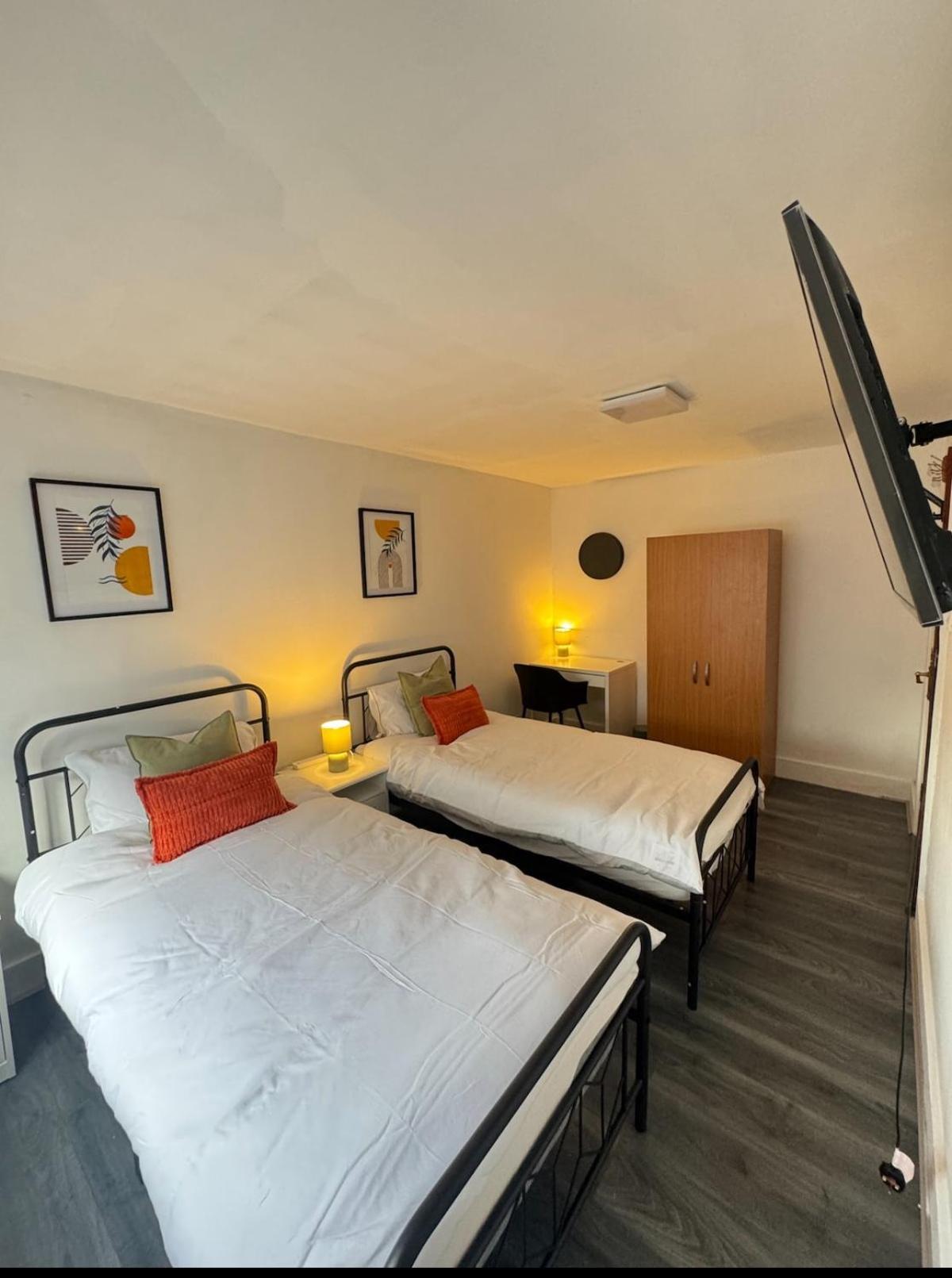 Appartement 3 Bedroom - 10min Walk Stratford Station - Sleep 6 Londen