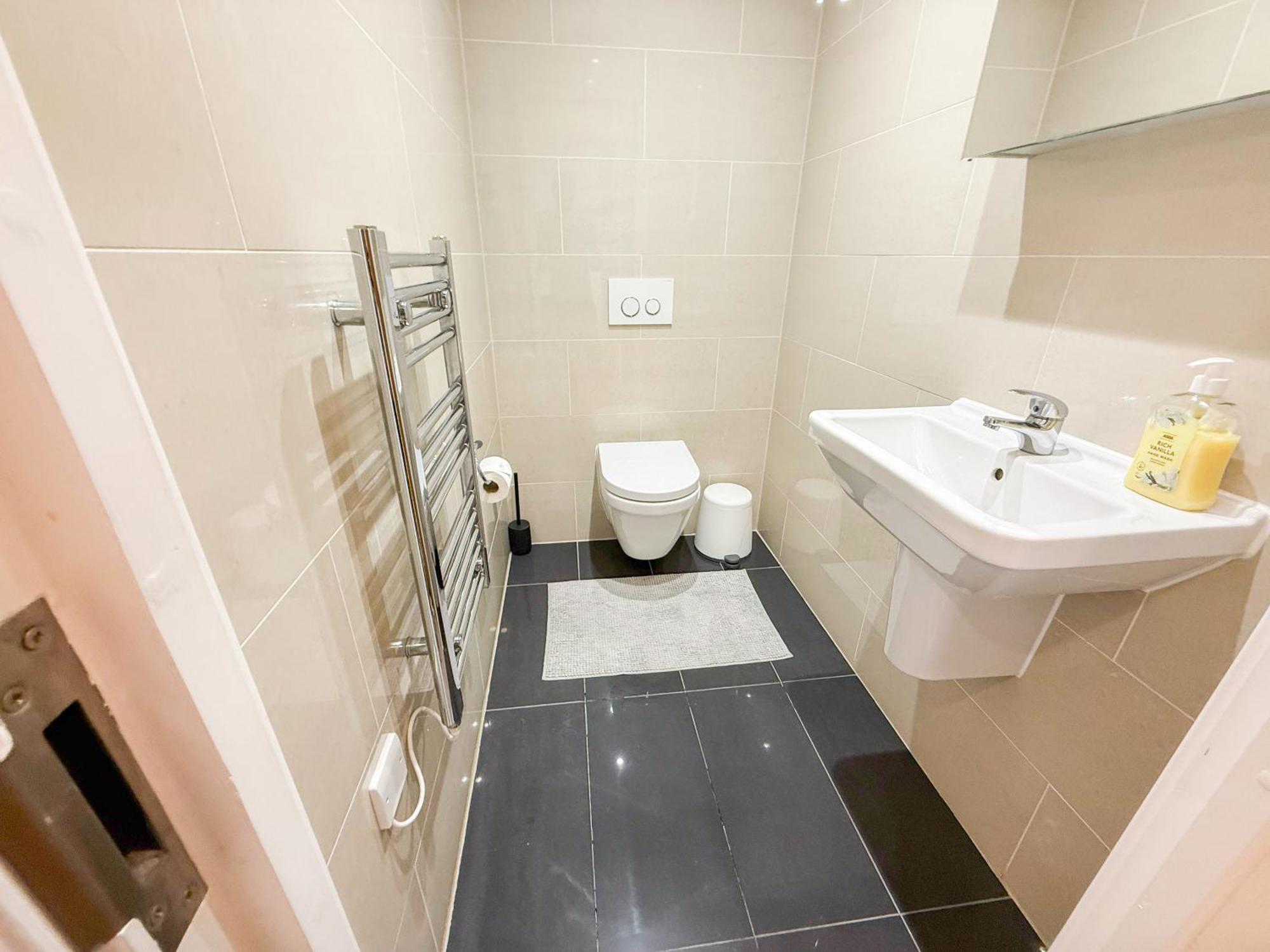 Contemporary With Private Terraces In Shoreditch, Hoxton, Islington Apartment *