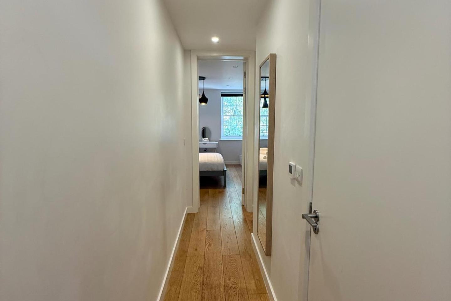 With 2 Bedrooms -sleeps6 * London