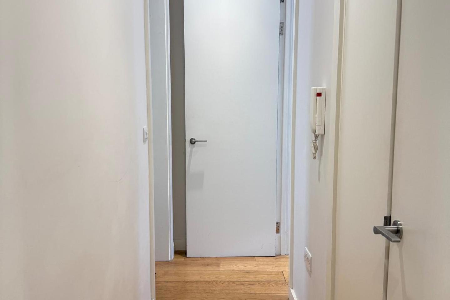 With 2 Bedrooms -sleeps6 London