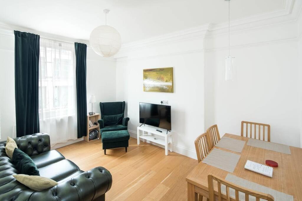 Elegant 1br Near *