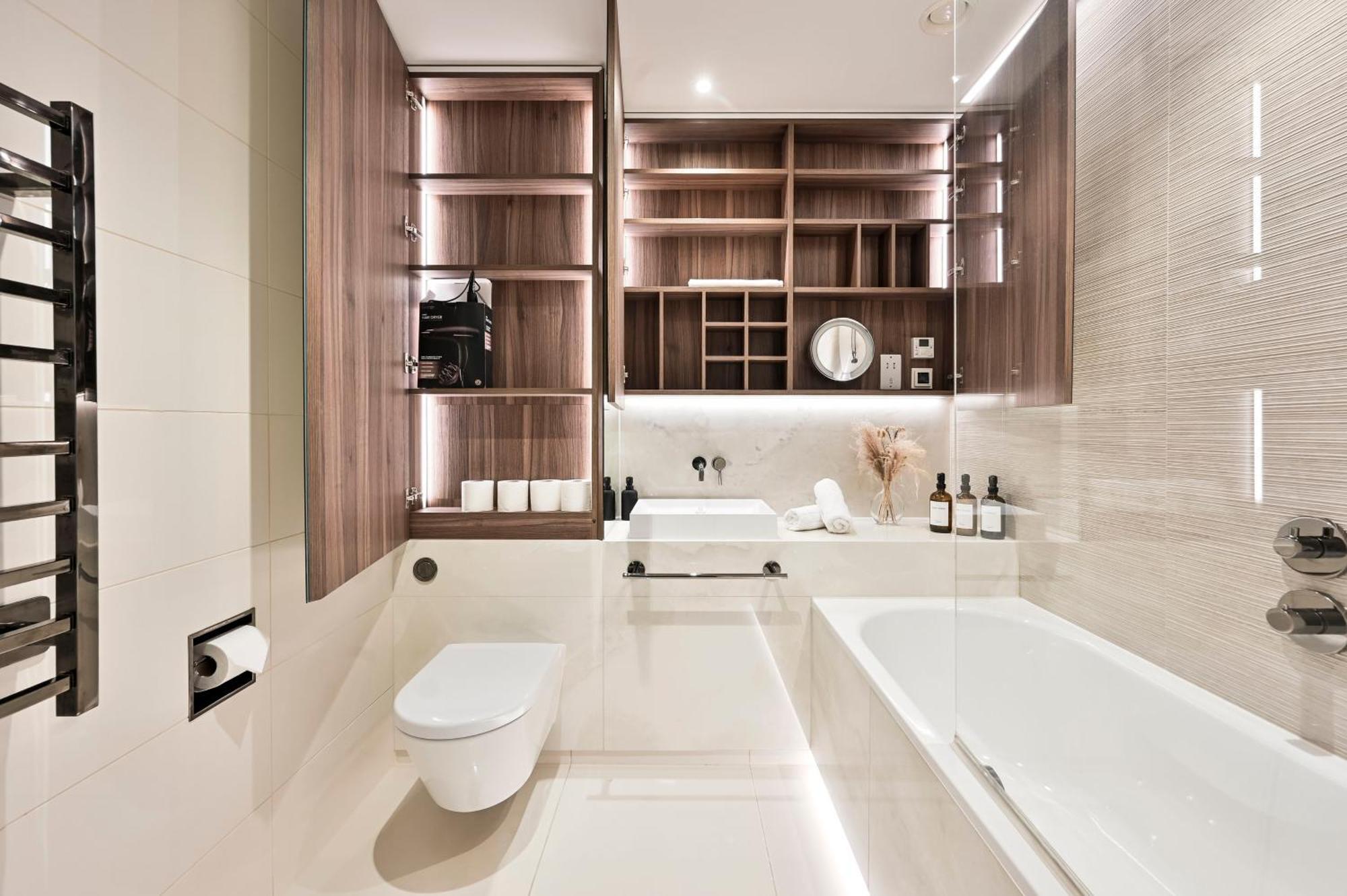 Exotic White -steps To Tube, Westfield, Portobello Apartment London