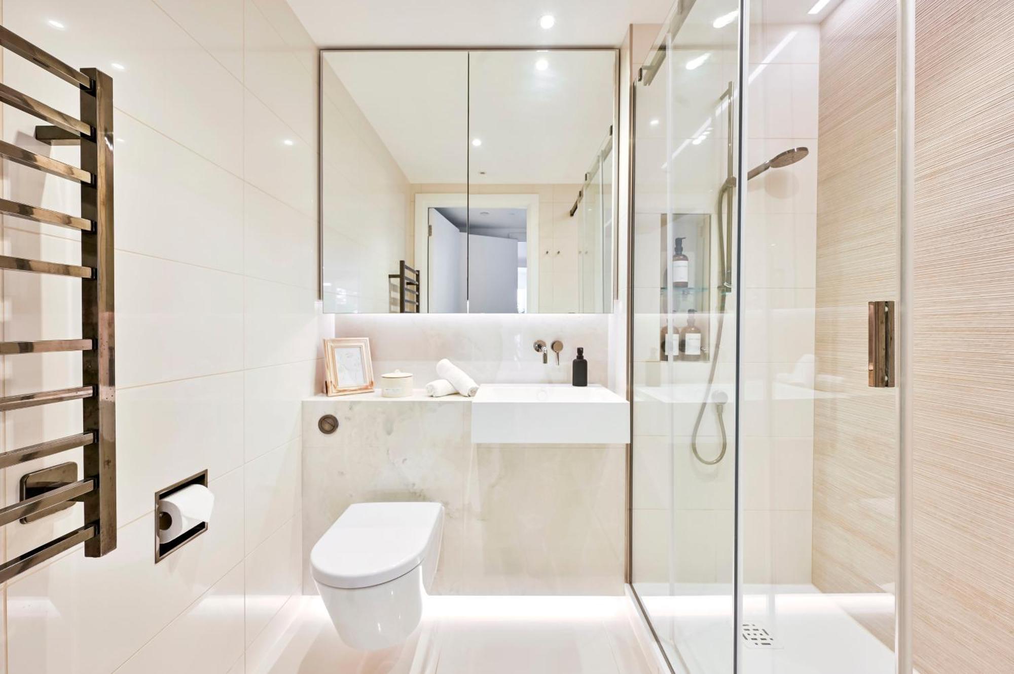 Apartment Exotic White -steps To Tube, Westfield, Portobello *