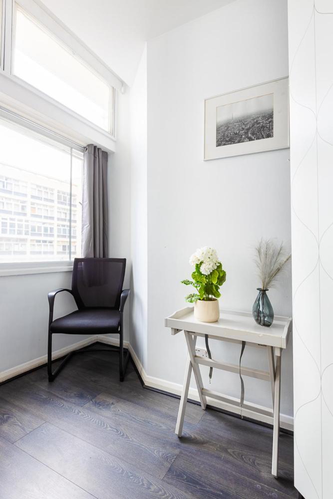 Ldn 2bd Near Bridge