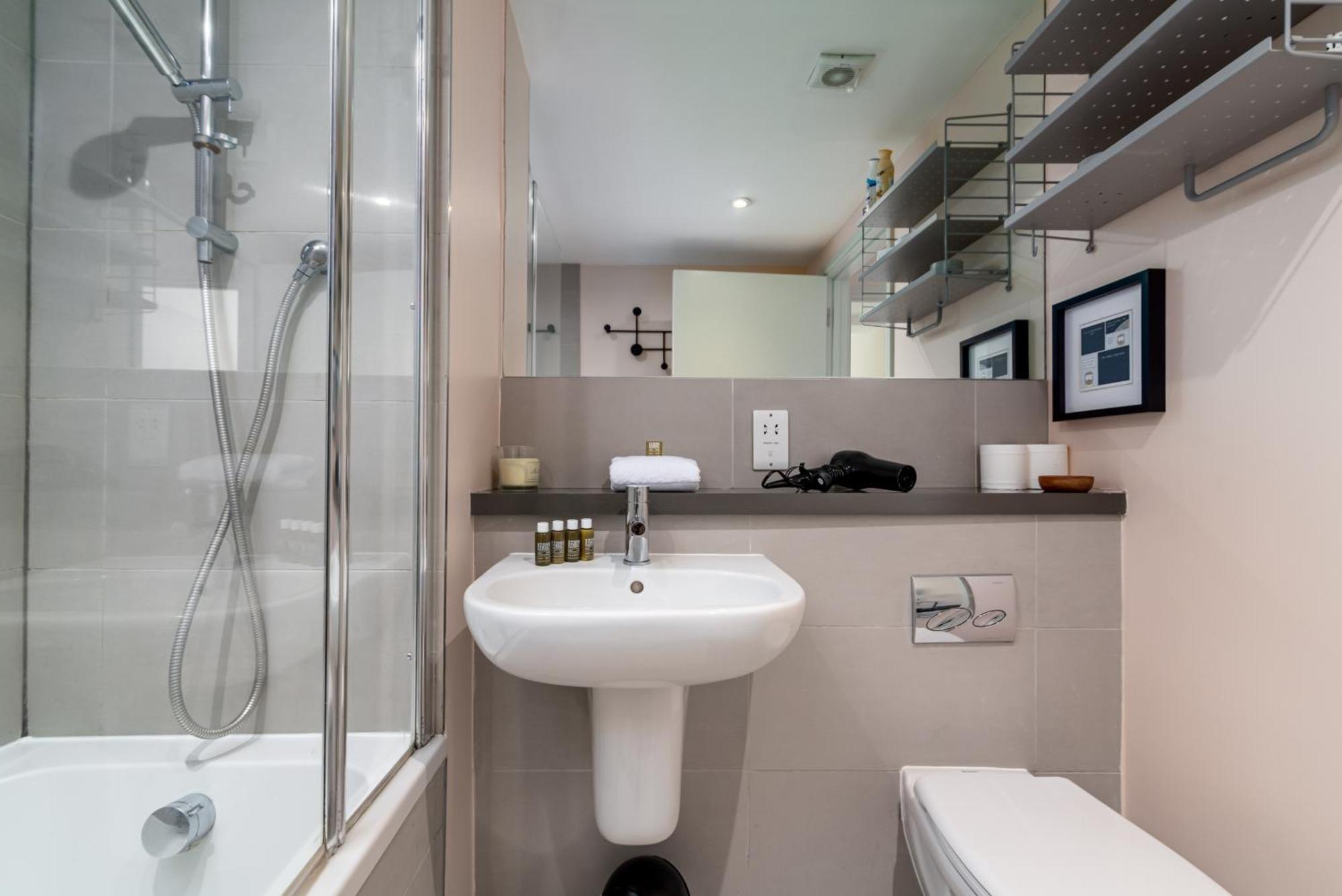 2 Bedroom In Bridge * Londen