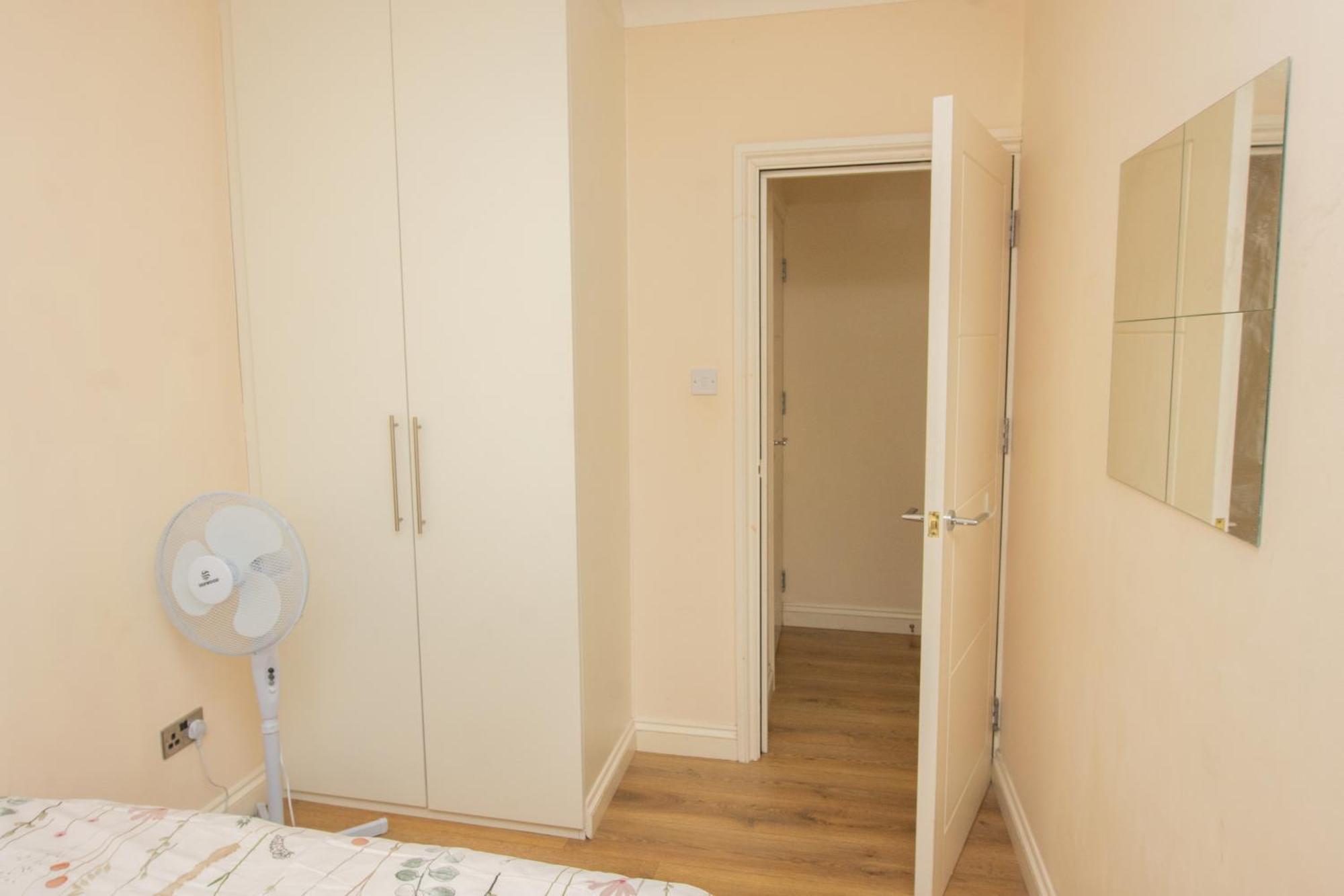 Apartment Evergreen Apartments- Flat 2
