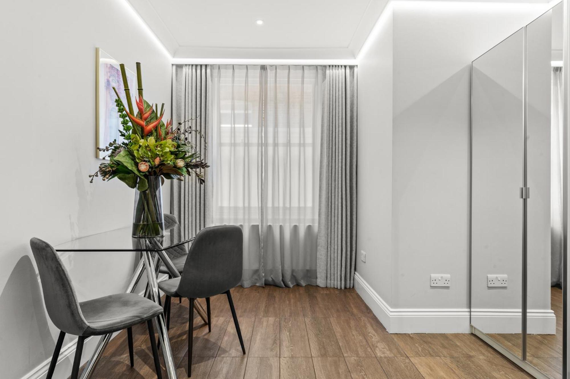 Cleveland Residences Russell Square Apartamento *