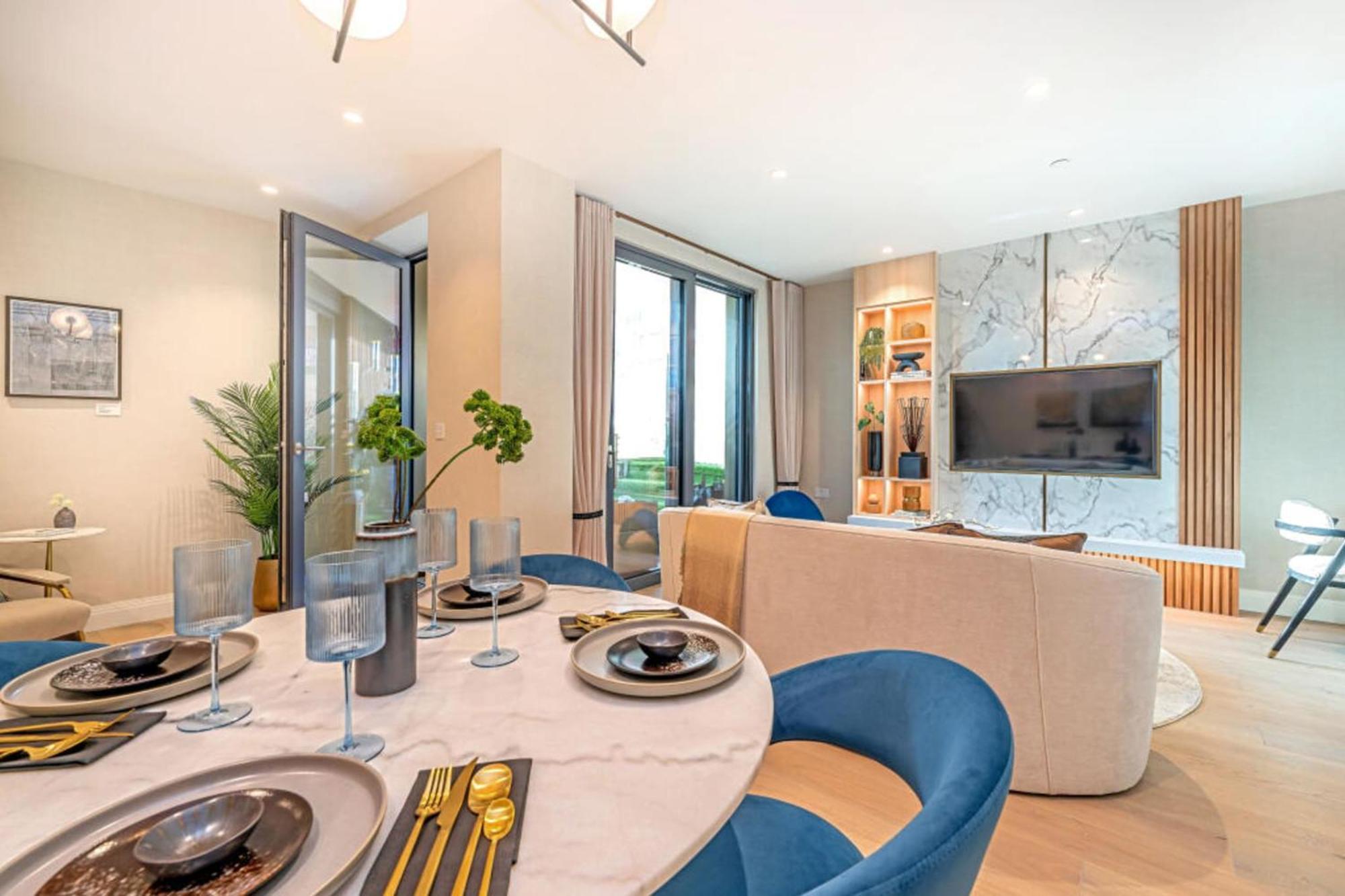 Luxury Waterfront Two Bedroom - 708