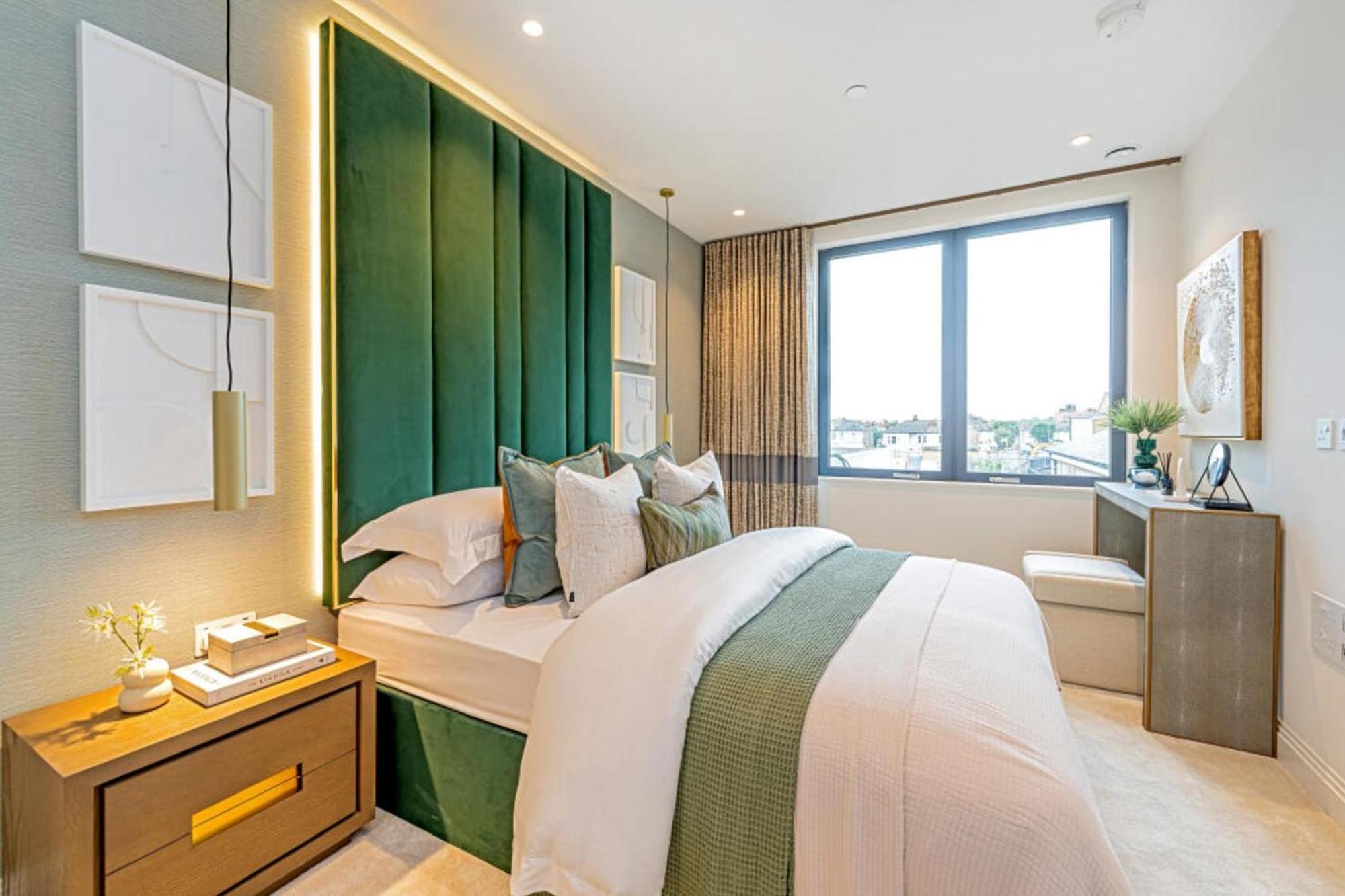 Apartment Luxury Waterfront Two Bedroom - 708 *