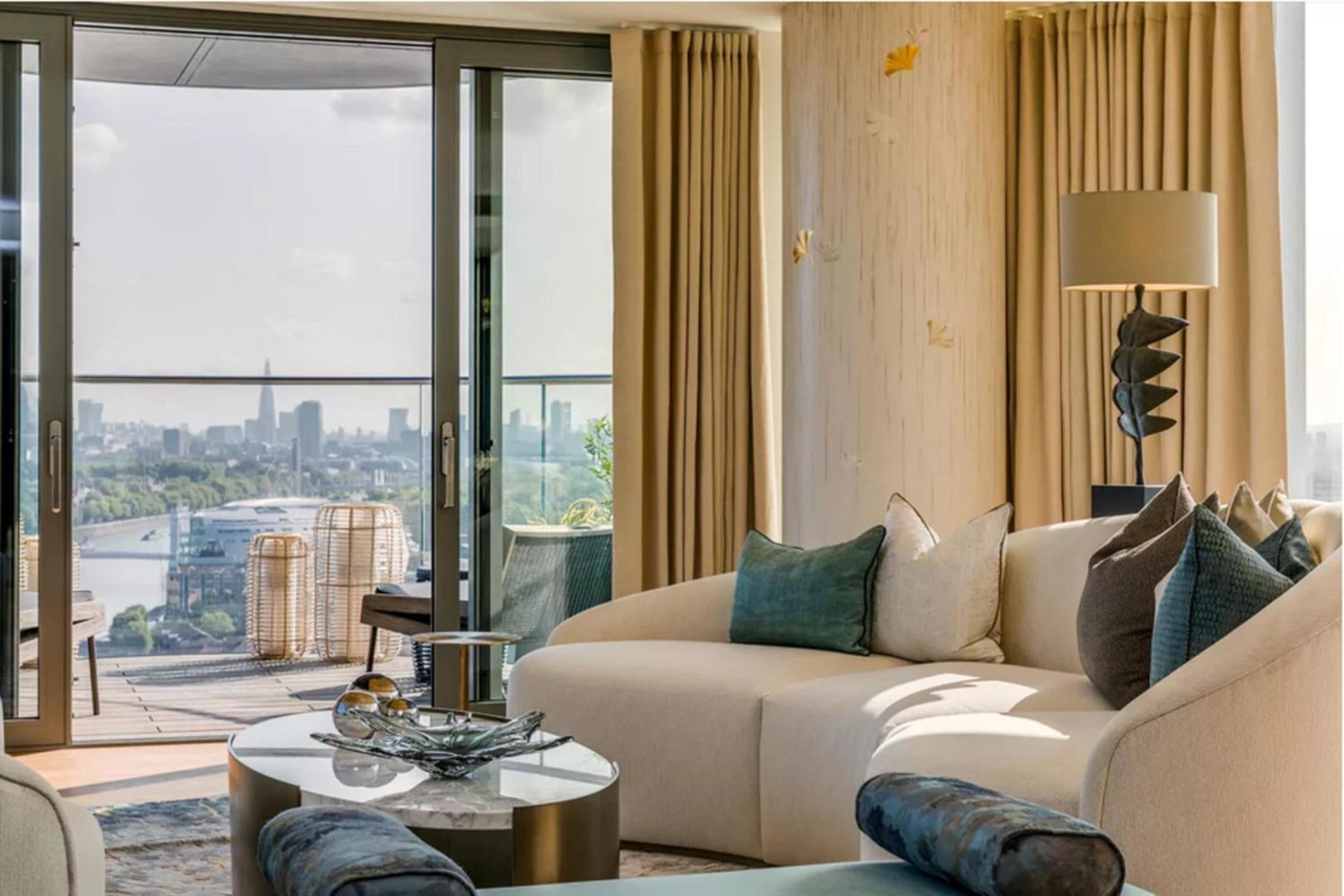Luxury Waterfront Two Bedroom - 708 Apartment