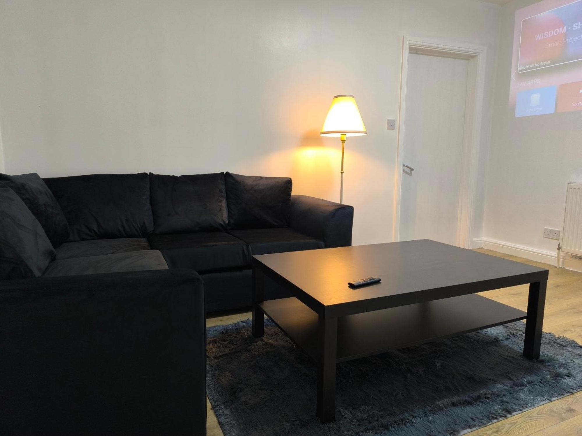 4 Person 3min From South Wimbeldon Tube Station Room2 * London
