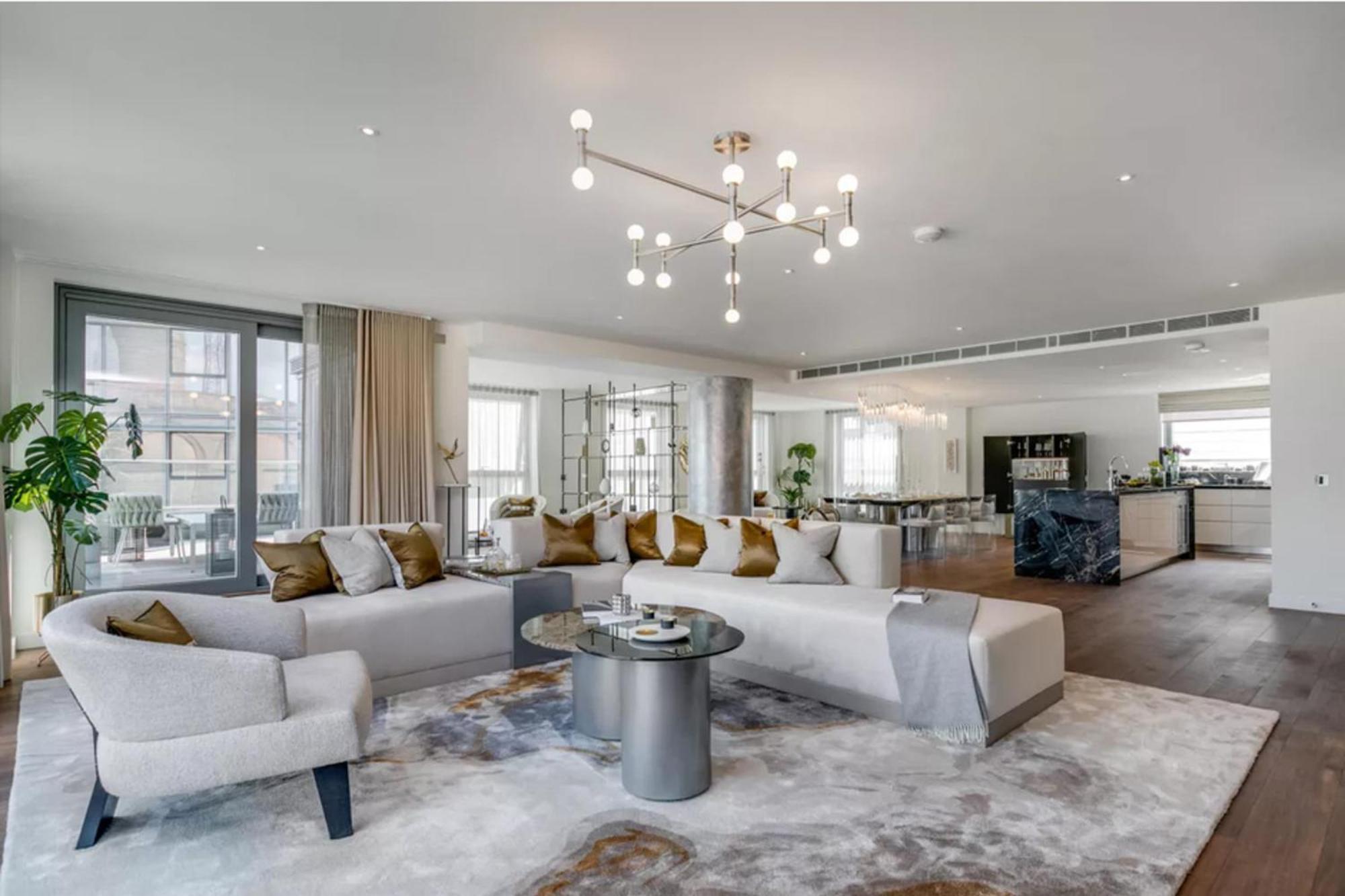 Apartment Beautiful Four Bedroom Penthouse Over Looking The River Thames London
