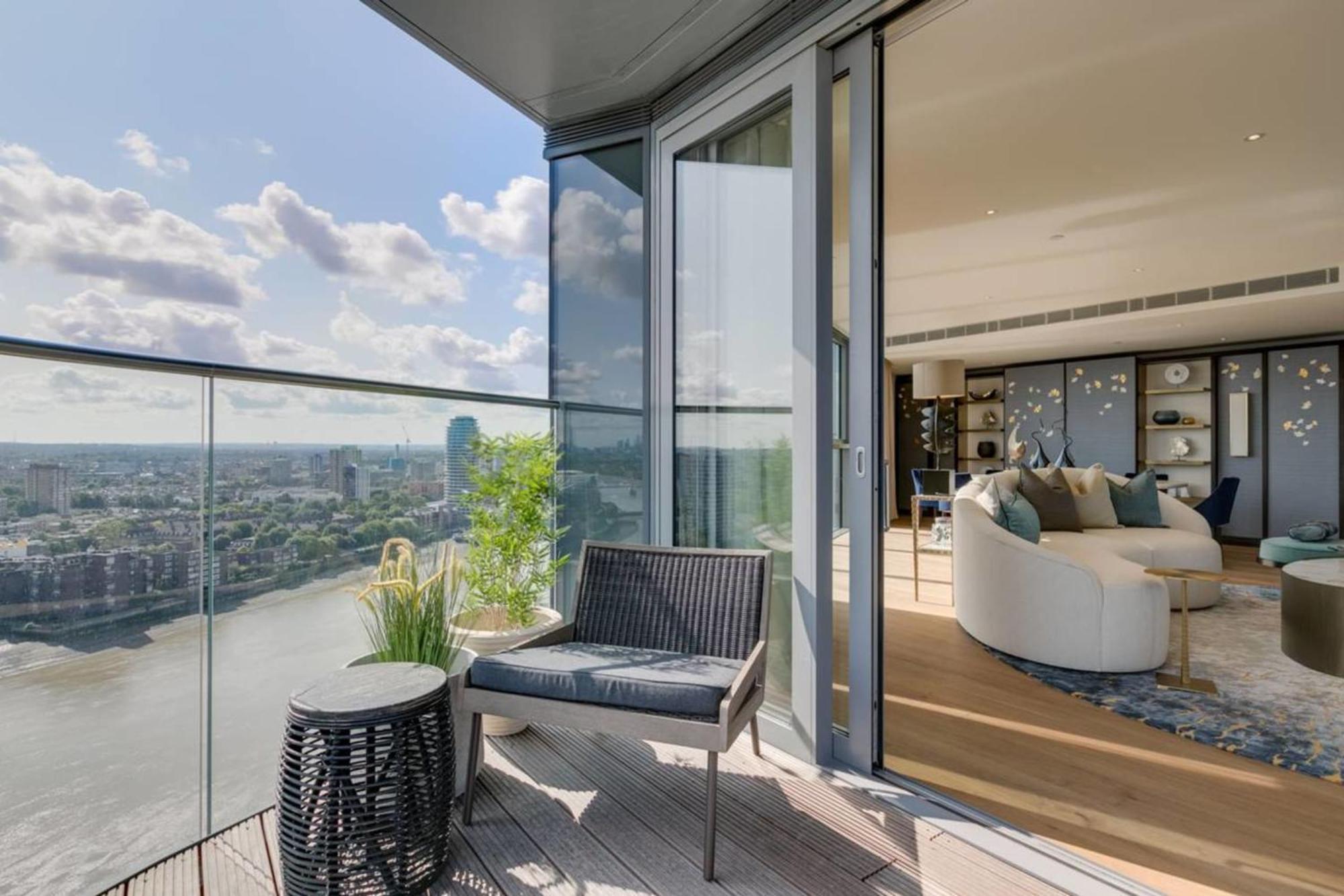 Beautiful Four Bedroom Penthouse Over Looking The River Thames Apartment *