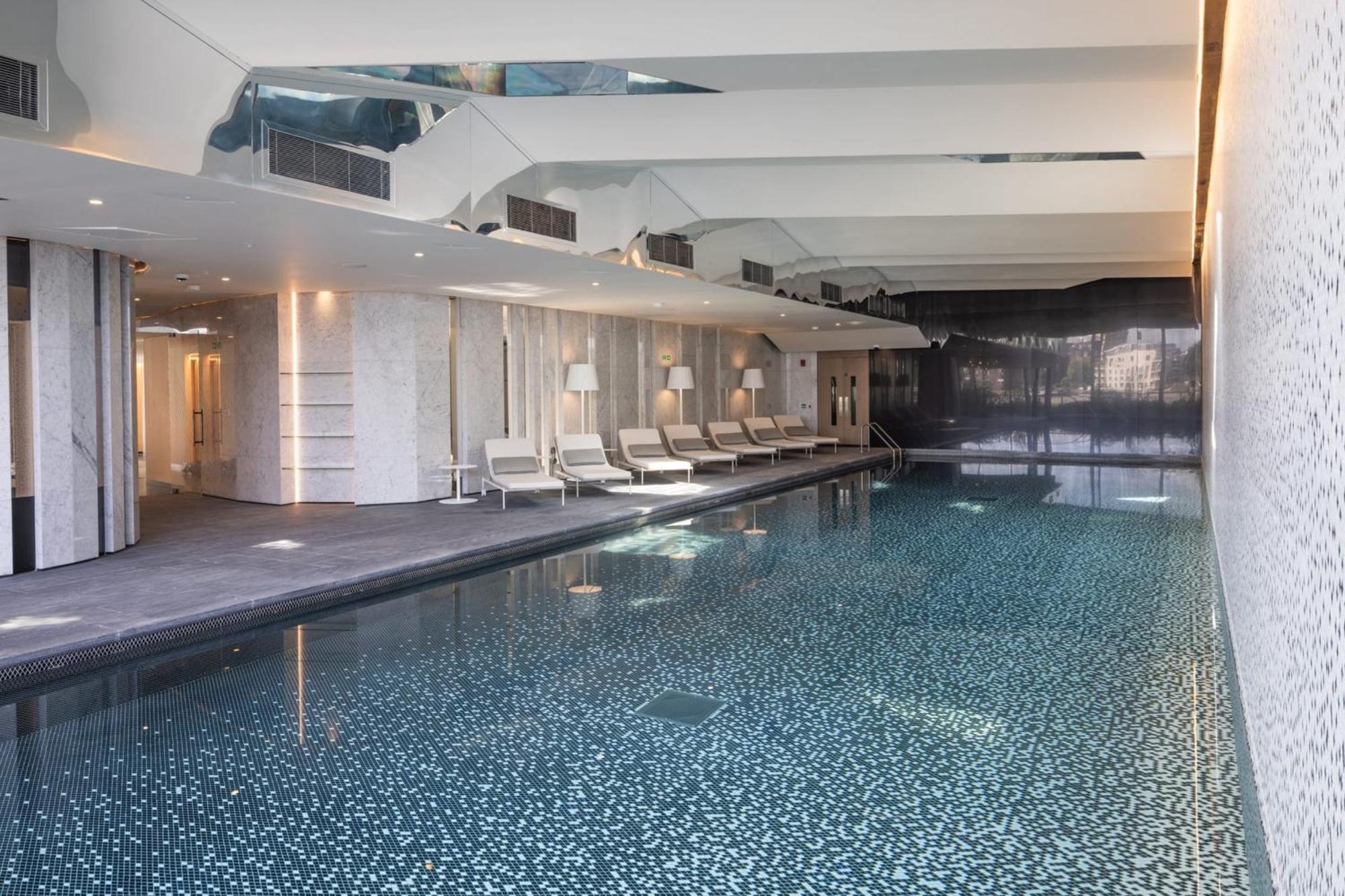 Exquisite And Spacious Chelsea Waterfront Two Bedroom Apartment London