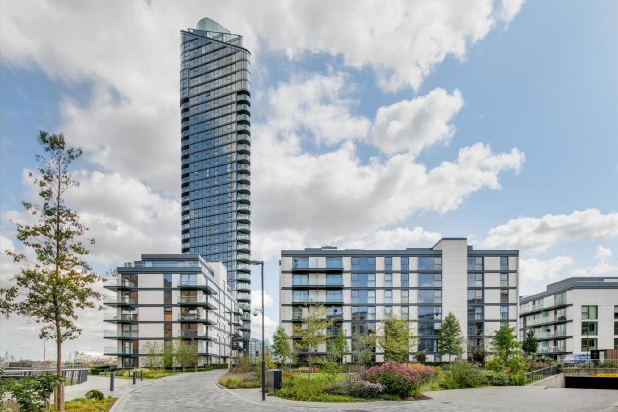 Apartment Prime Chelsea Waterfront Three Bedroom