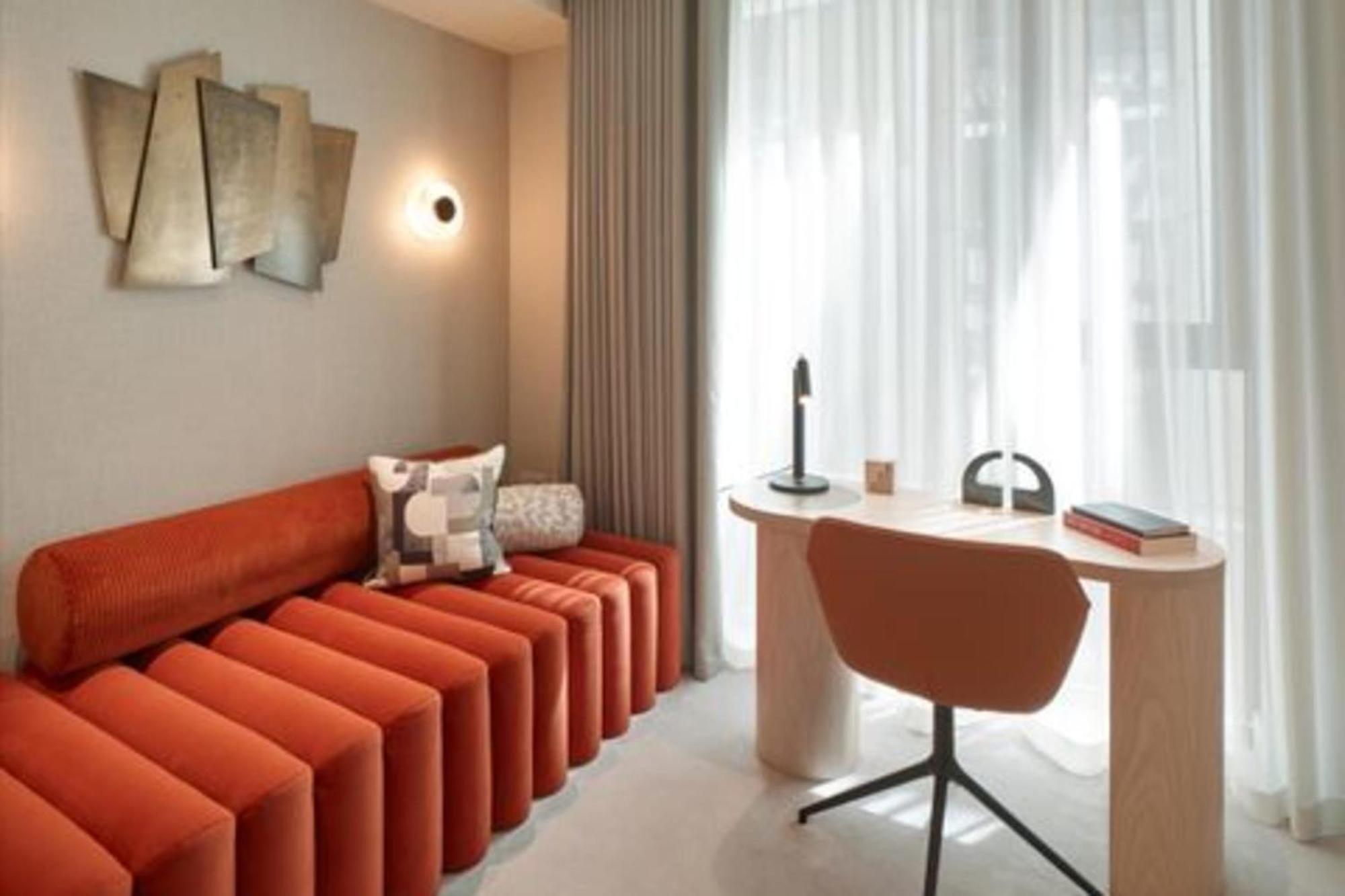 Exclusive Waterfront Spacious Two Bedroom - 606 *