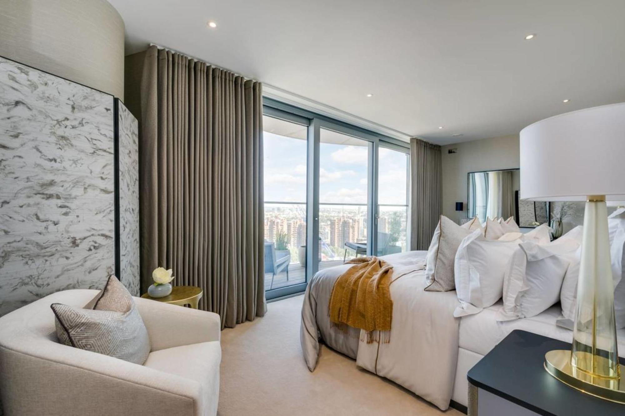 The Water Views 6 Sleeper Penthouse Overlooking River Thames Apartment