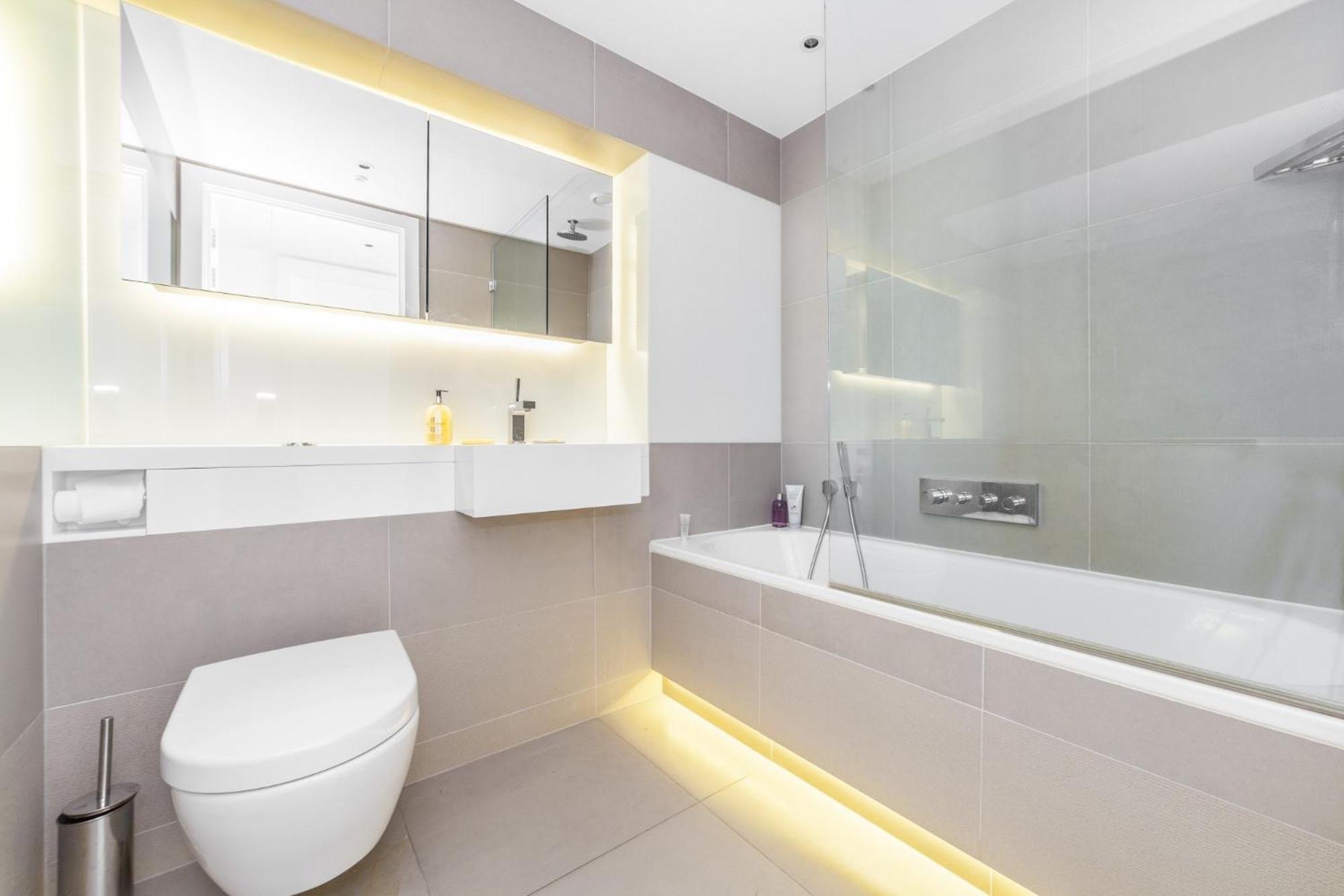 Luxurious And Spacious Near Us Embassy * London