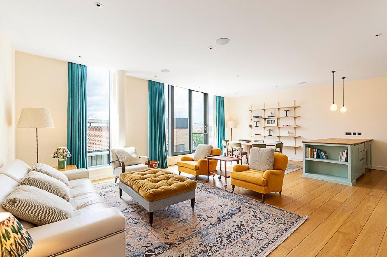 Apartment Luxury Penthouse Overlooking The Thames London