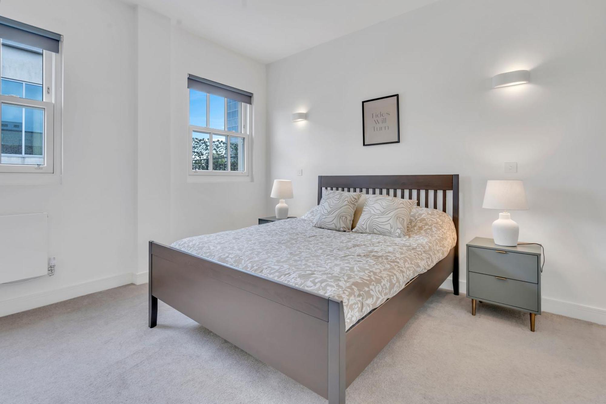 Modern Cosy 2 Bed Apartment, Smart Tv & Netflix With Private Balcony And View