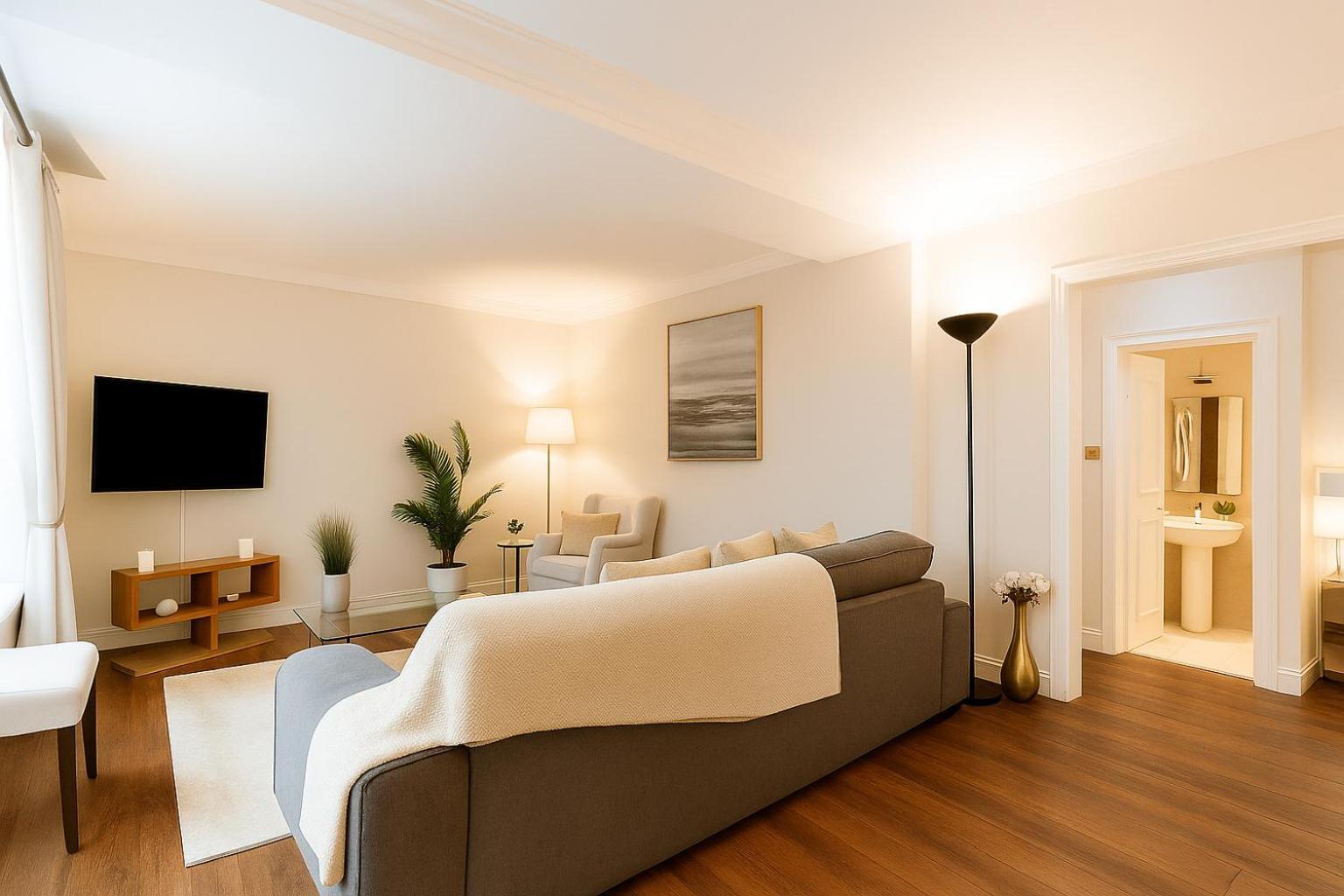 Park Lane Apartments/shaw House * London