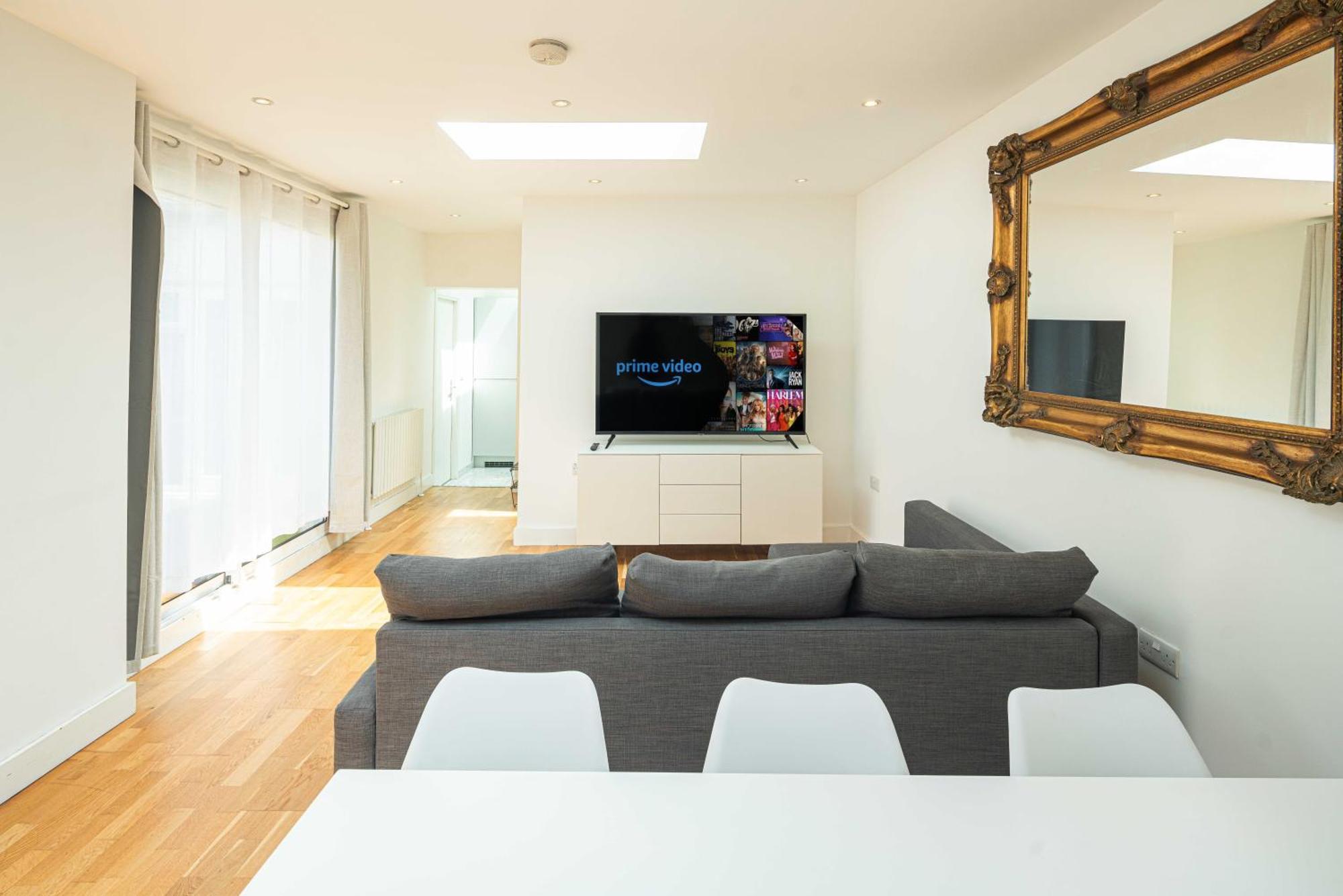 Cozy 2 Bedroom / Westfield / Hammersmith Hospital Apartment