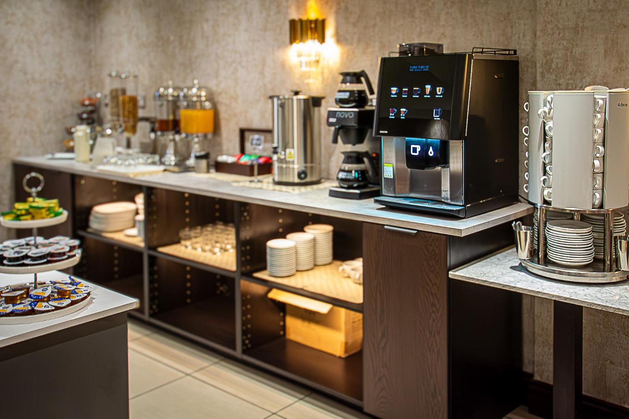 Hyde Park International Hotel London