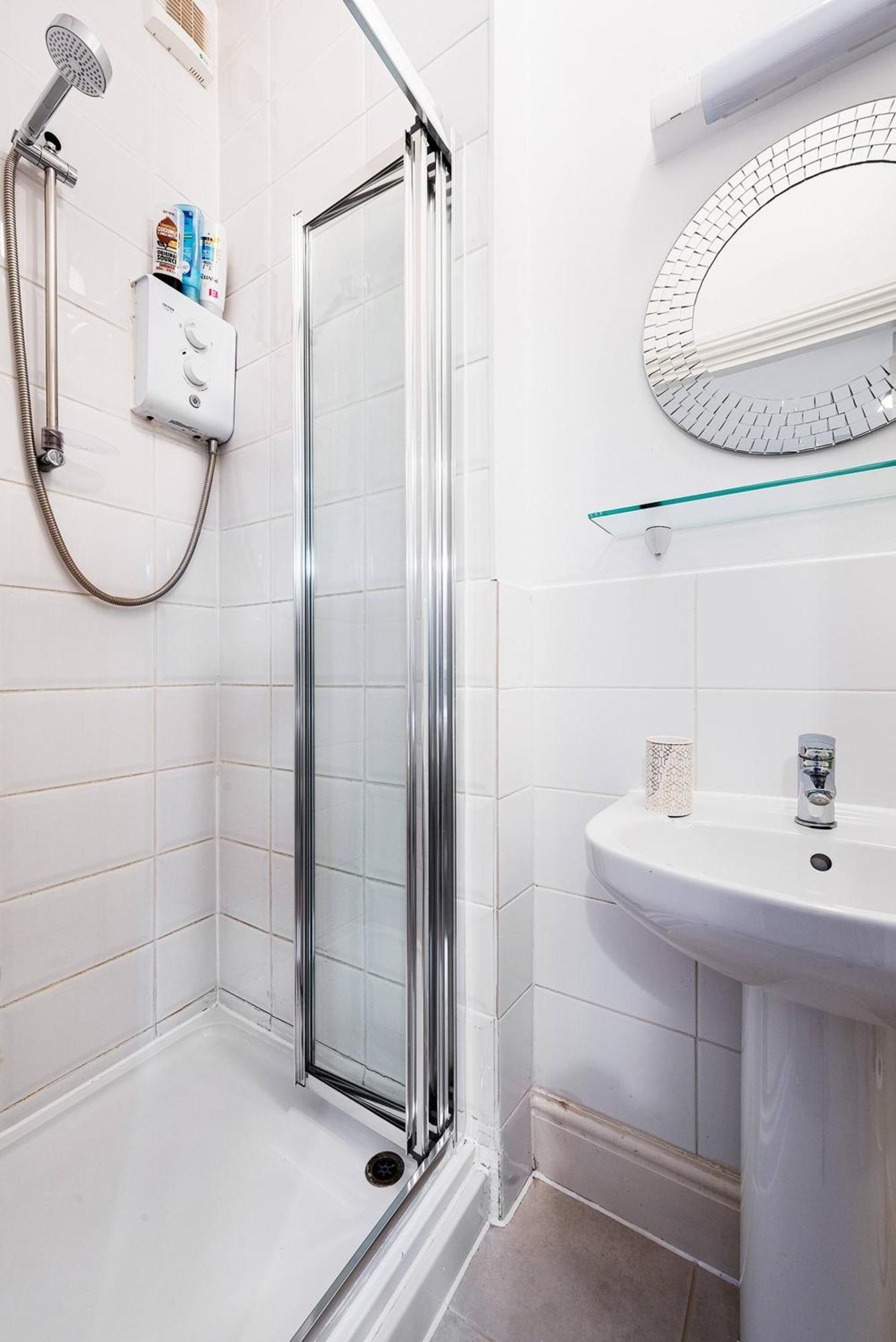 Apartment Heart Of Ealing With Garden London