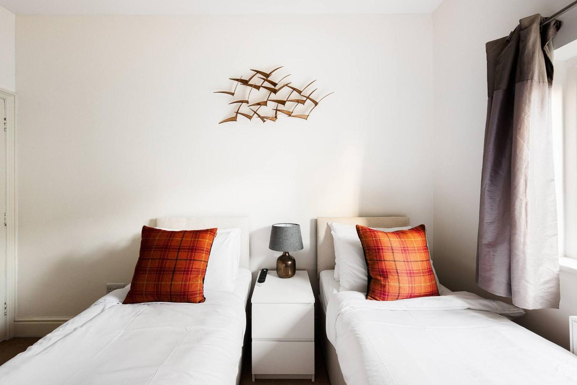 Heart Of Ealing With Garden Apartment