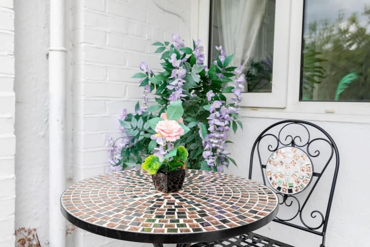 Cosy 3 Bed Flat Near London's Highlights Holiday home *