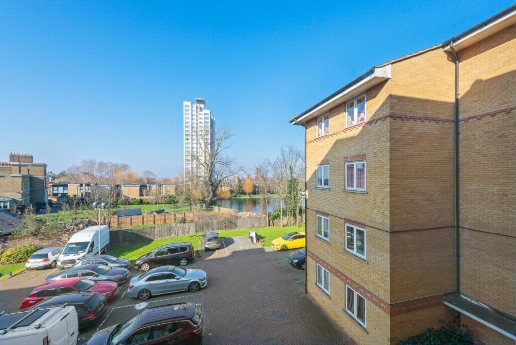 Modern 2Br Apartment - 25Min To Central London