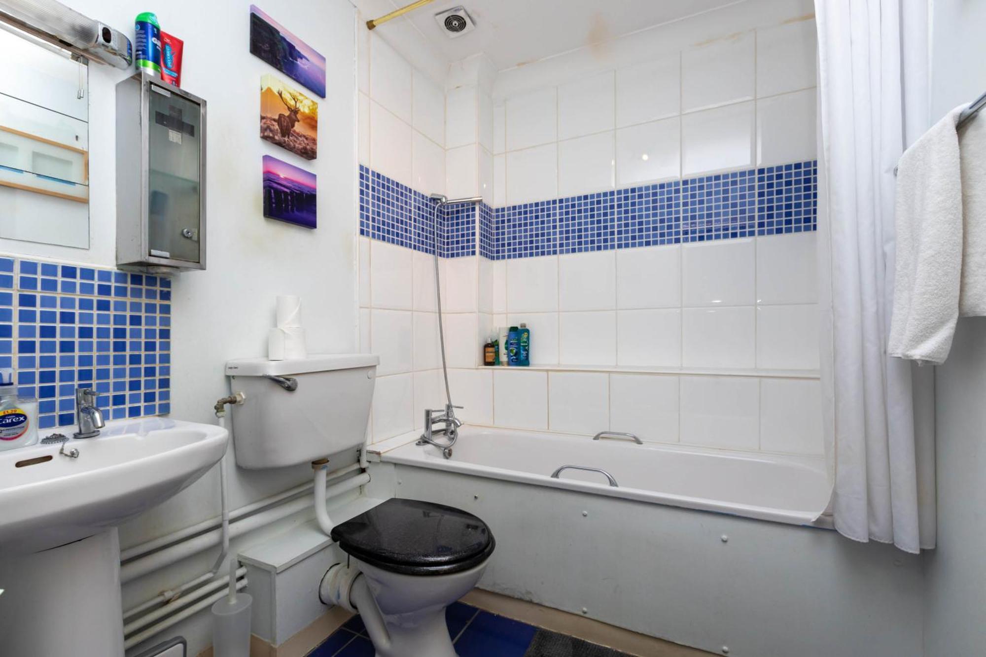 Homely 1 Bedroom In Beckton With Parking Apartment *