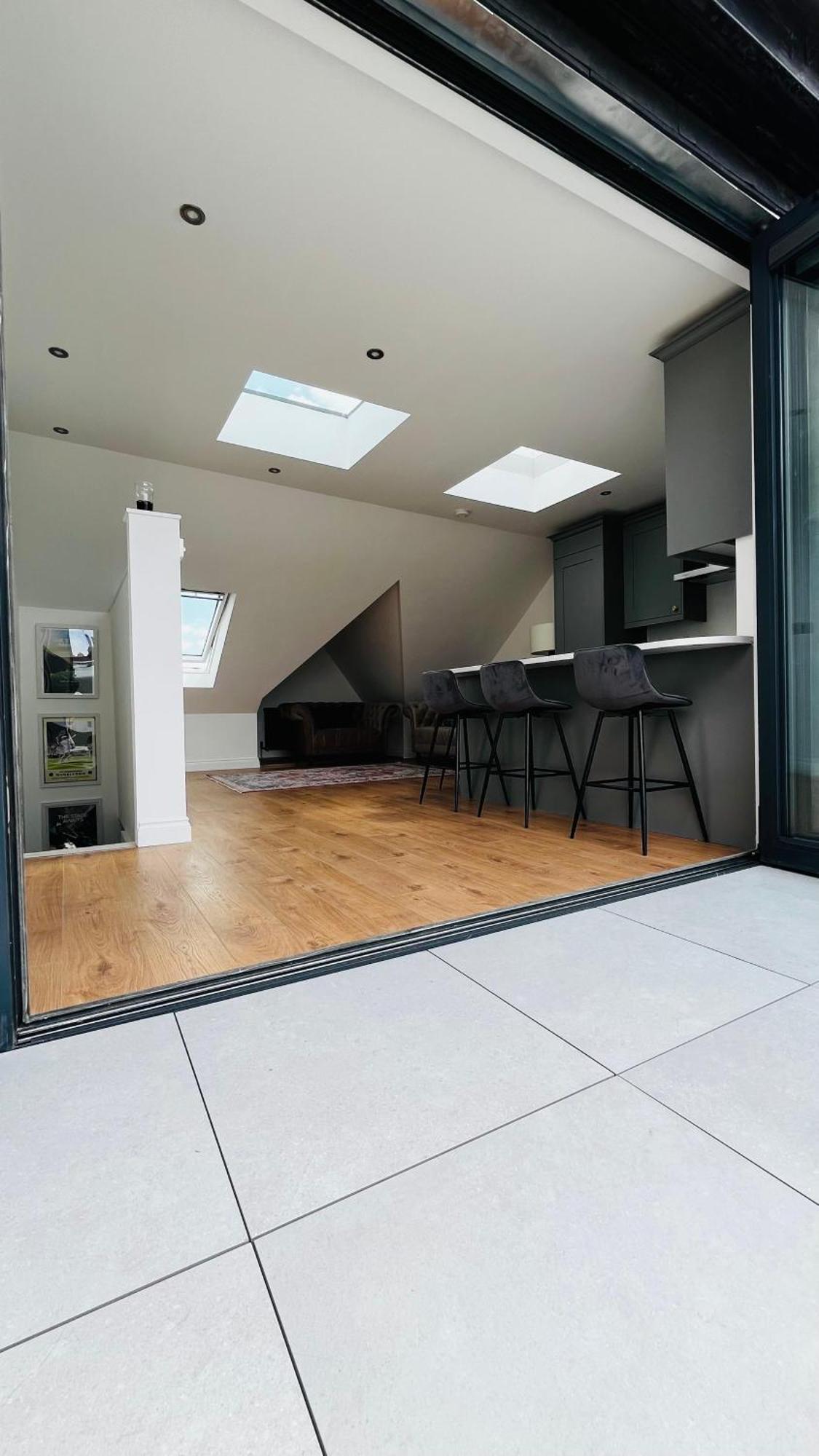 Grass Court Terrace - Walking Distance From Wimbledon Championships Apartment London