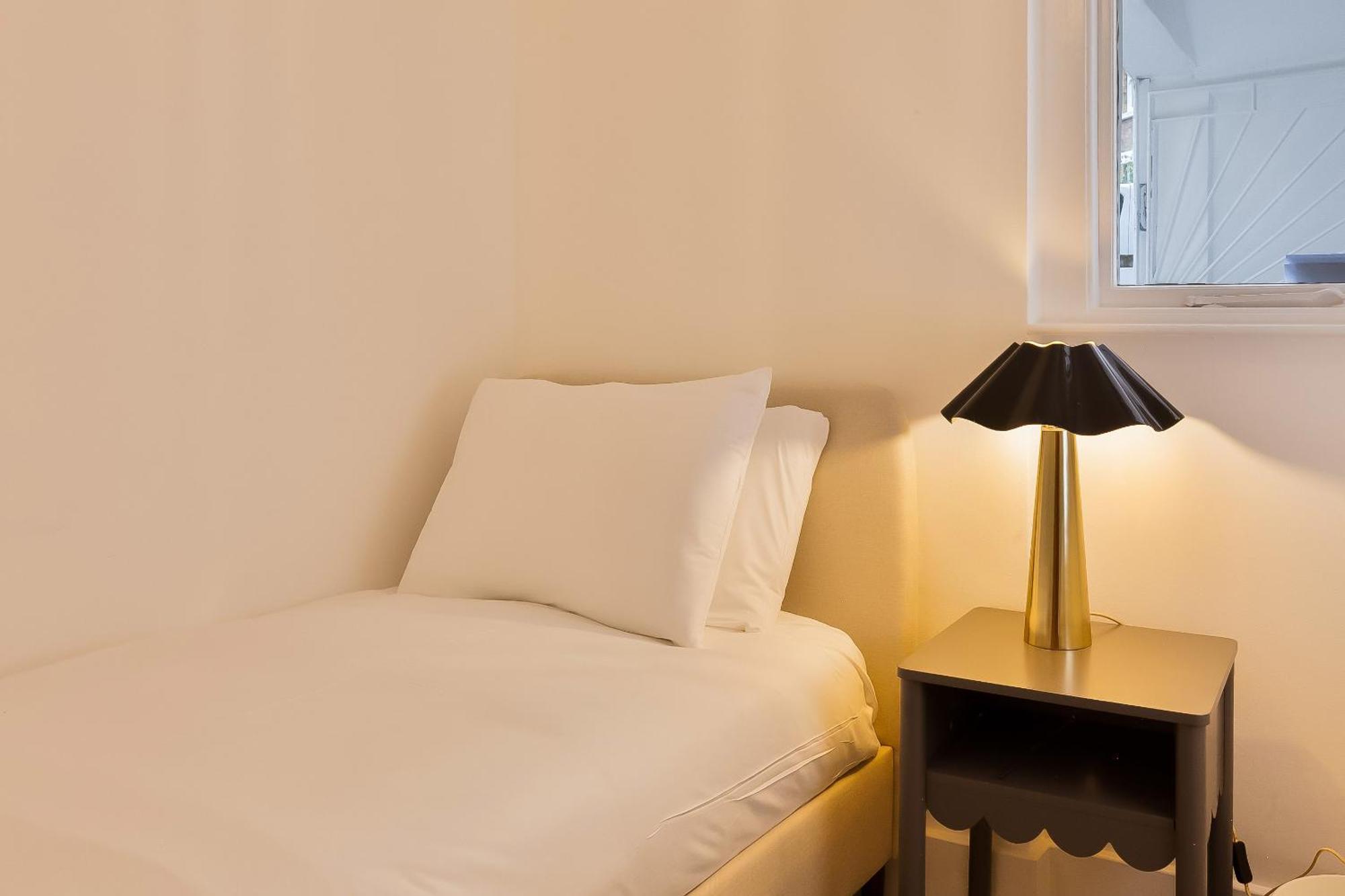 Primrose Hill Apartment *