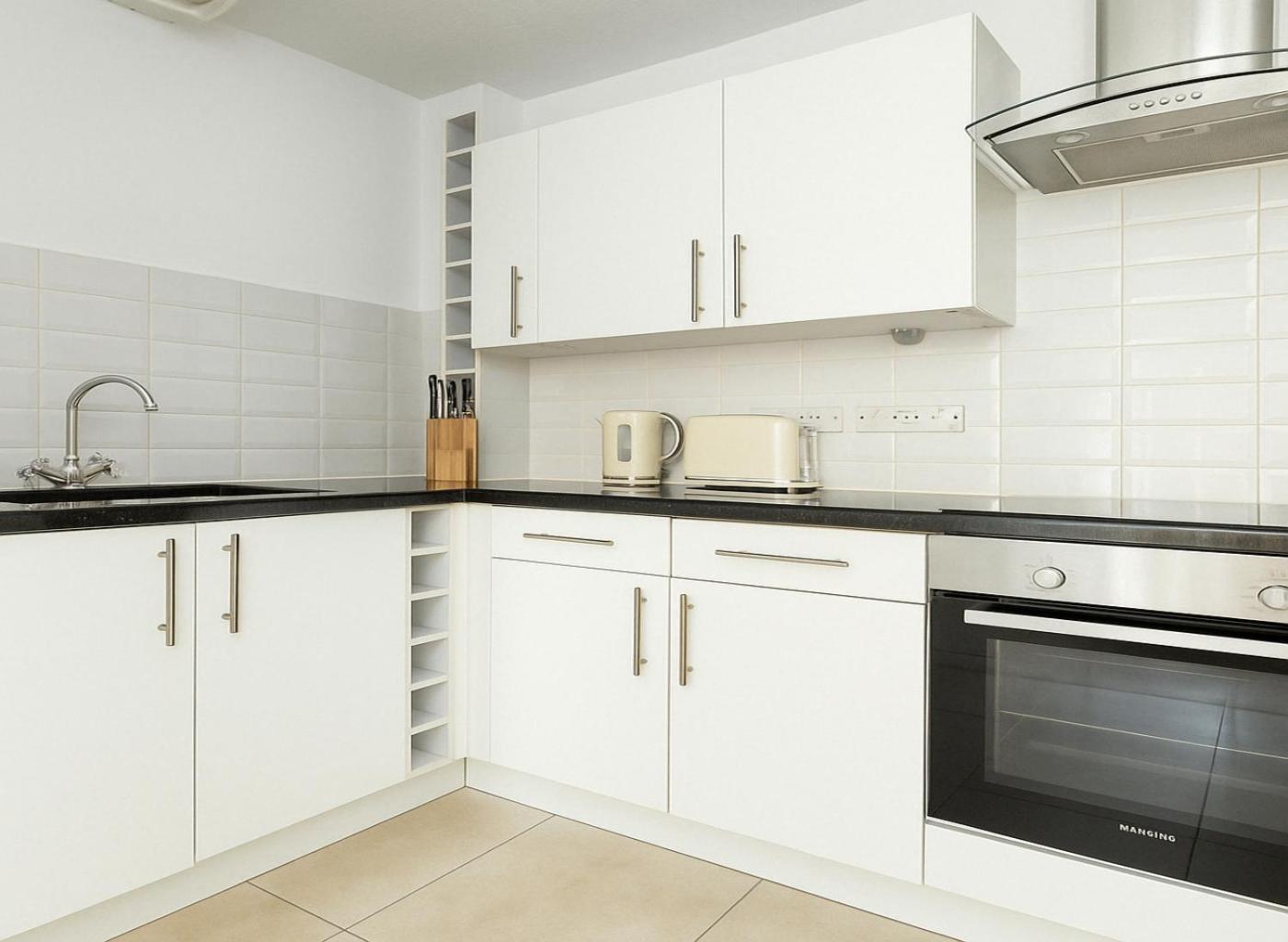 Appartement 2 Bed Flat In Bridge