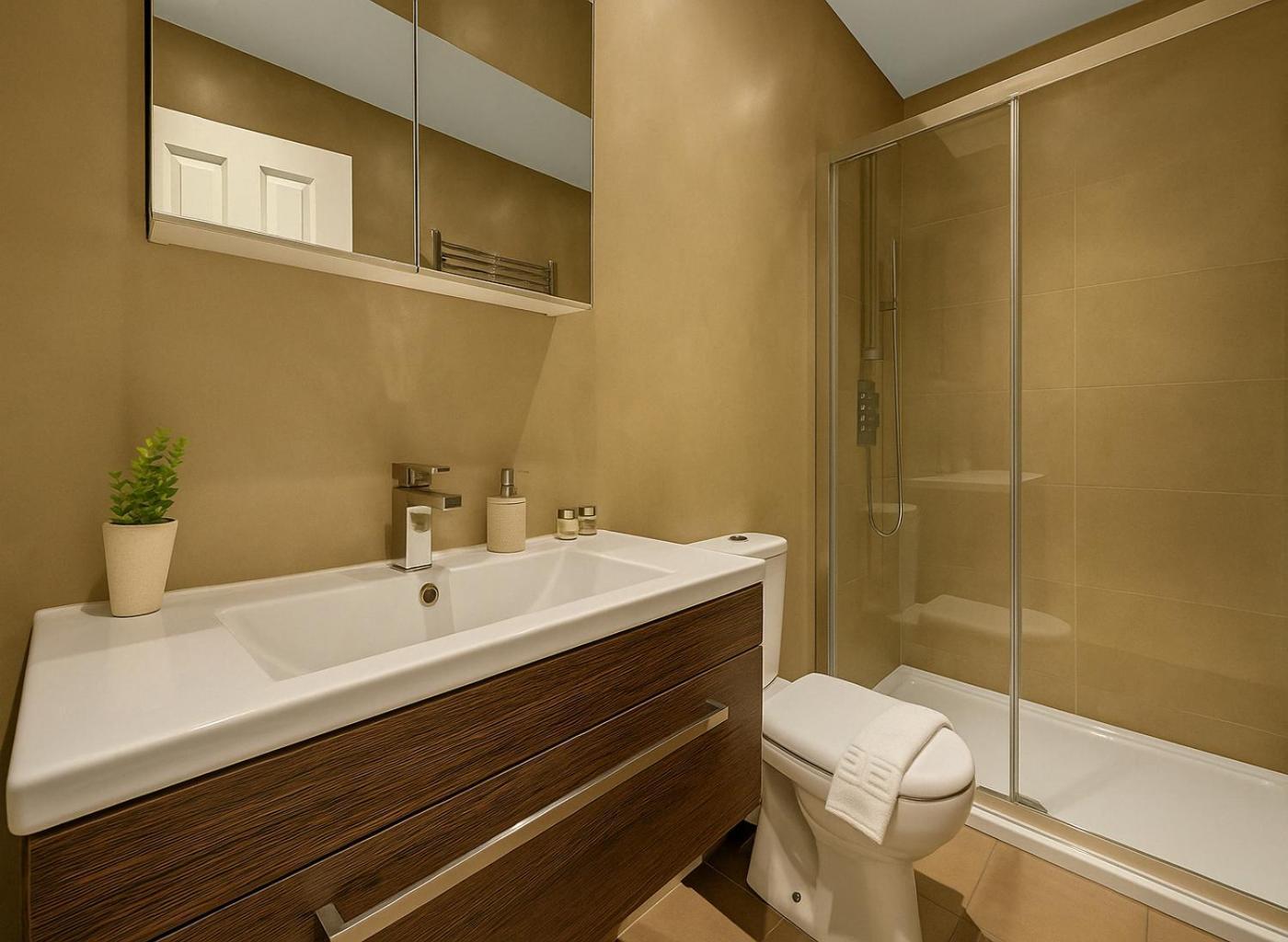 Flat - 3 Min To West Kensington Station Apartment