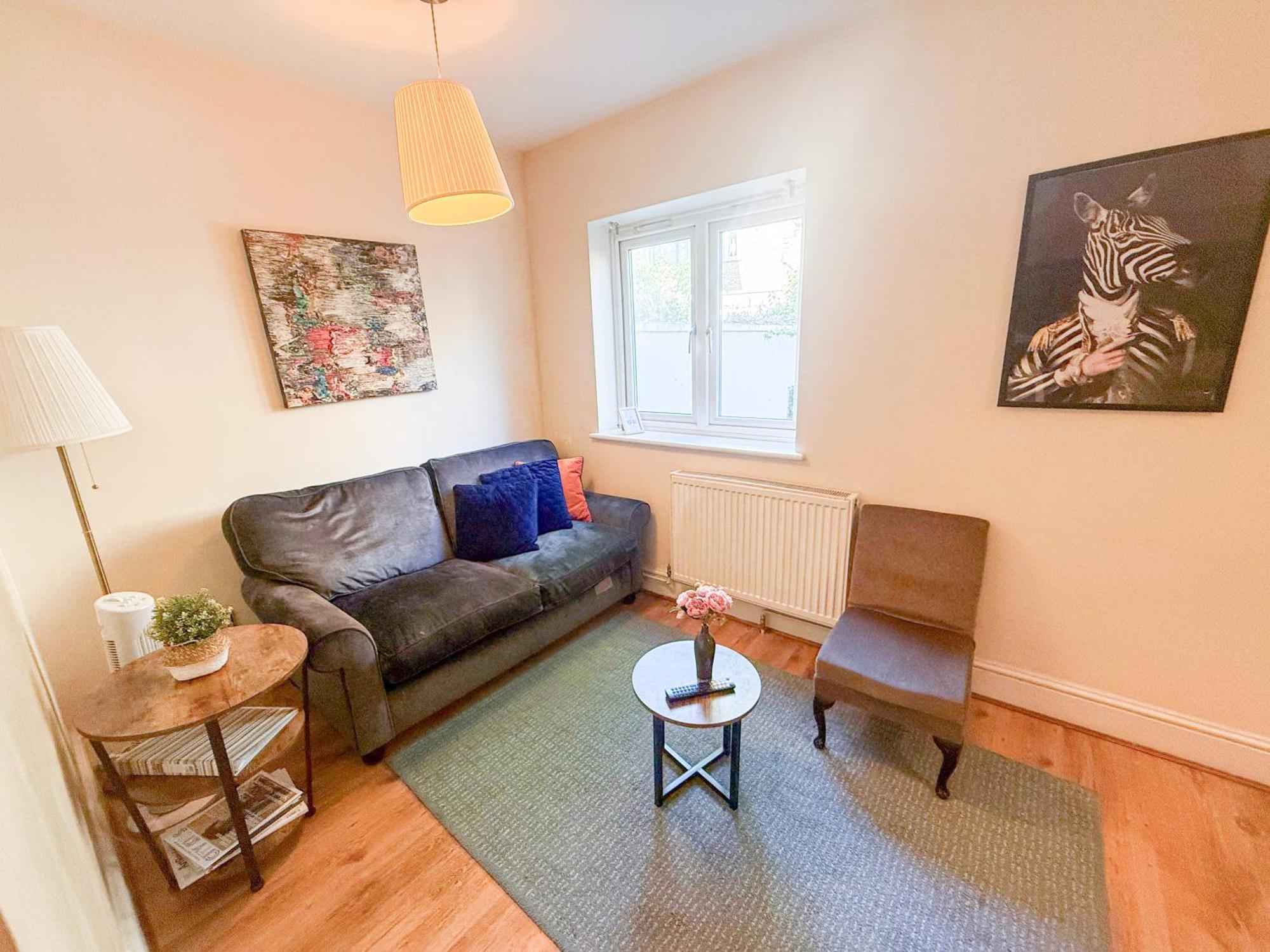 Apartment Lovely 1 Bedroom Flat In West Kensington London, Shepherd's Bush London