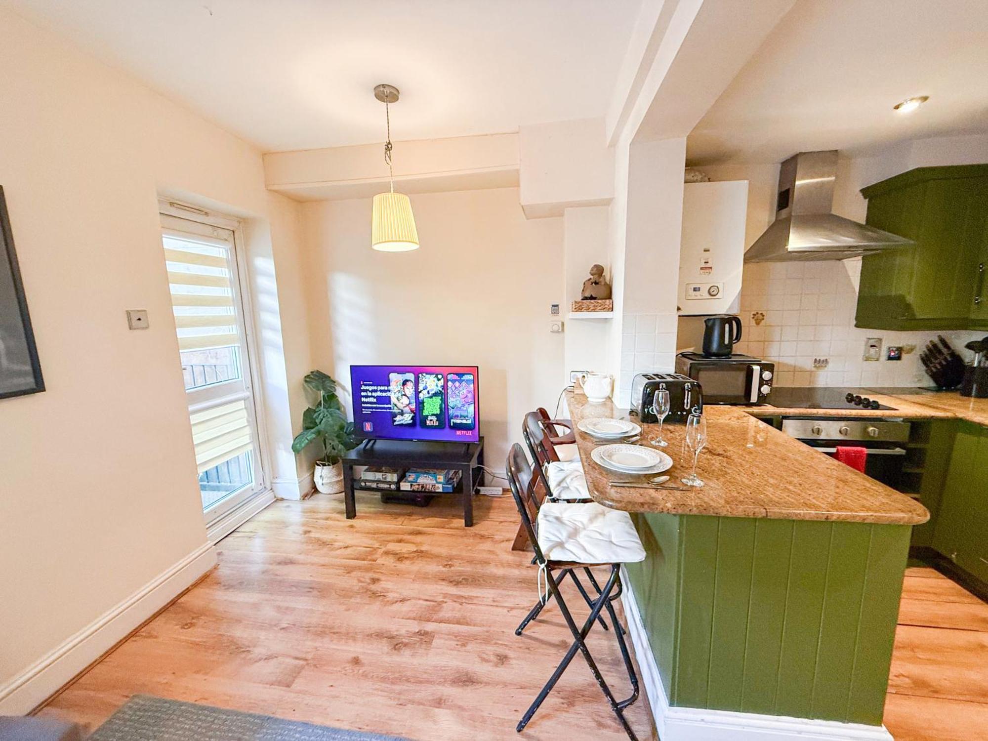 Lovely 1 Bedroom Flat In West Kensington London, Shepherd's Bush *