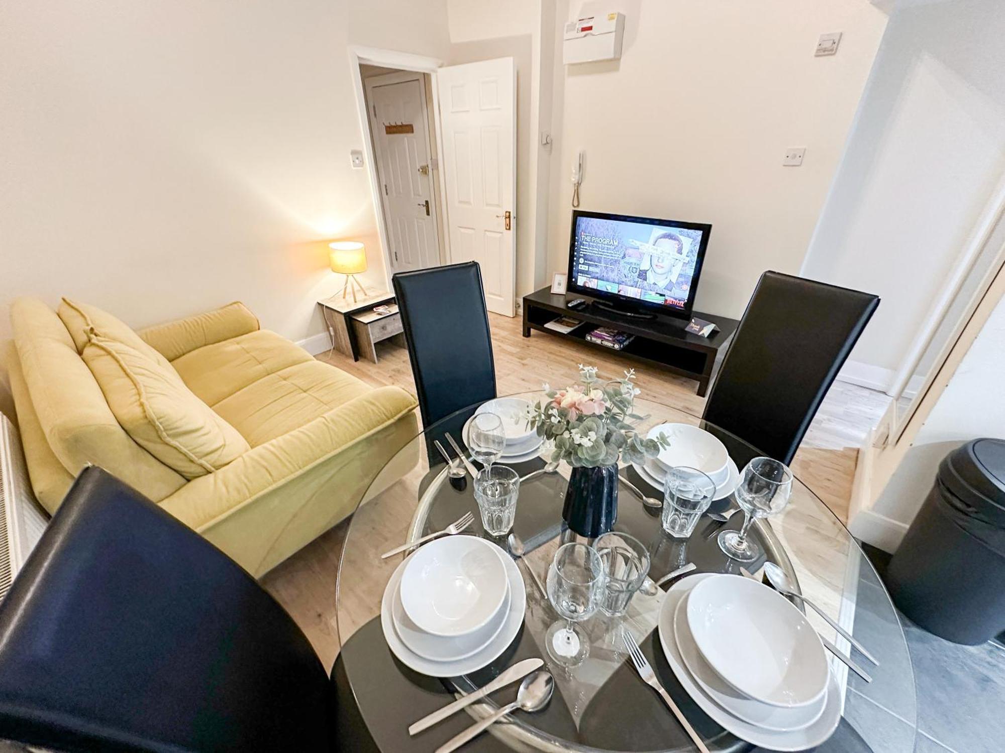 Apartment 1-bedroom Flat With Small Garden & Paid Parking In Finsbury Park, Highbury