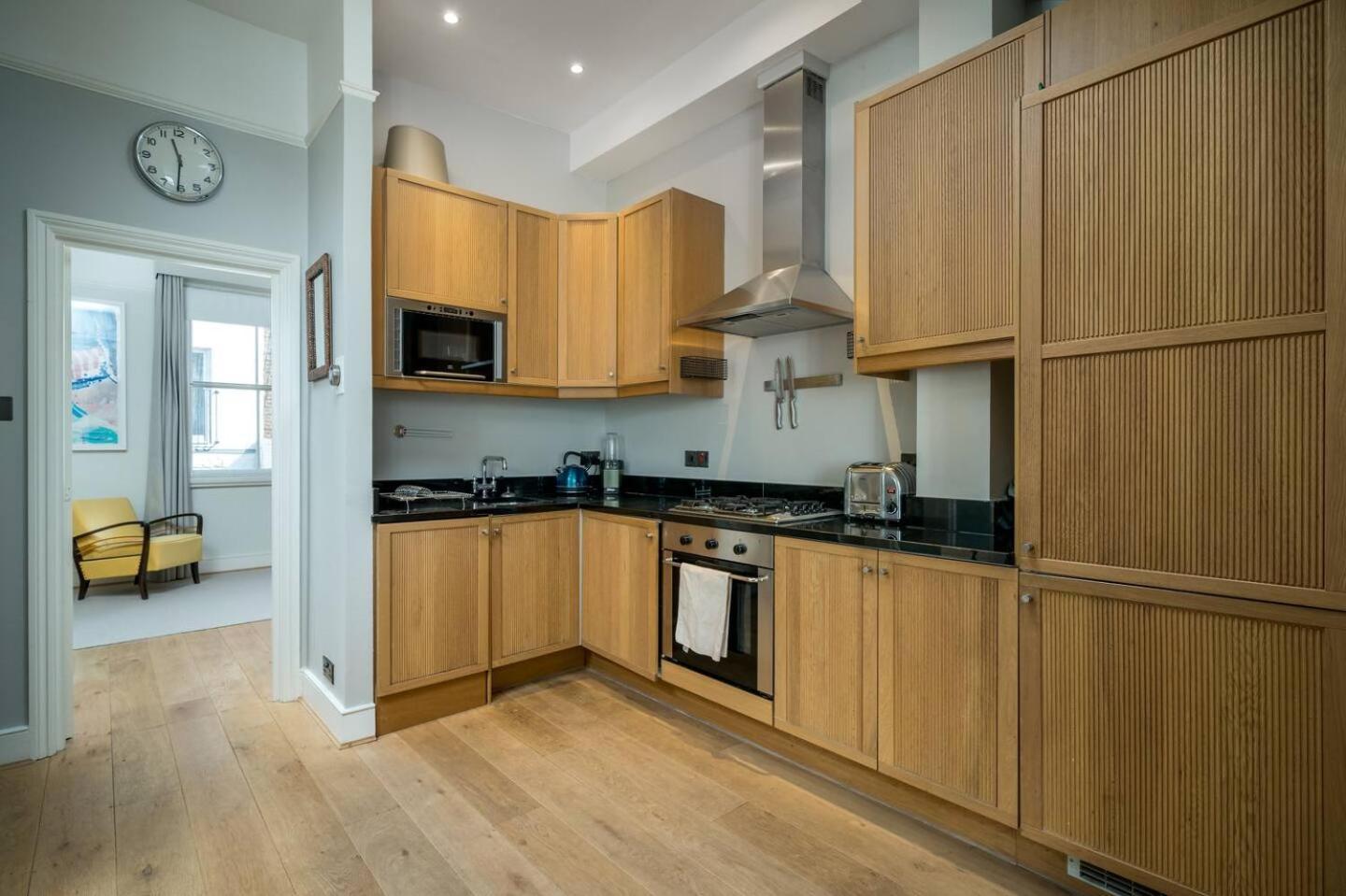 Captivating Flat In Fulham Apartment *