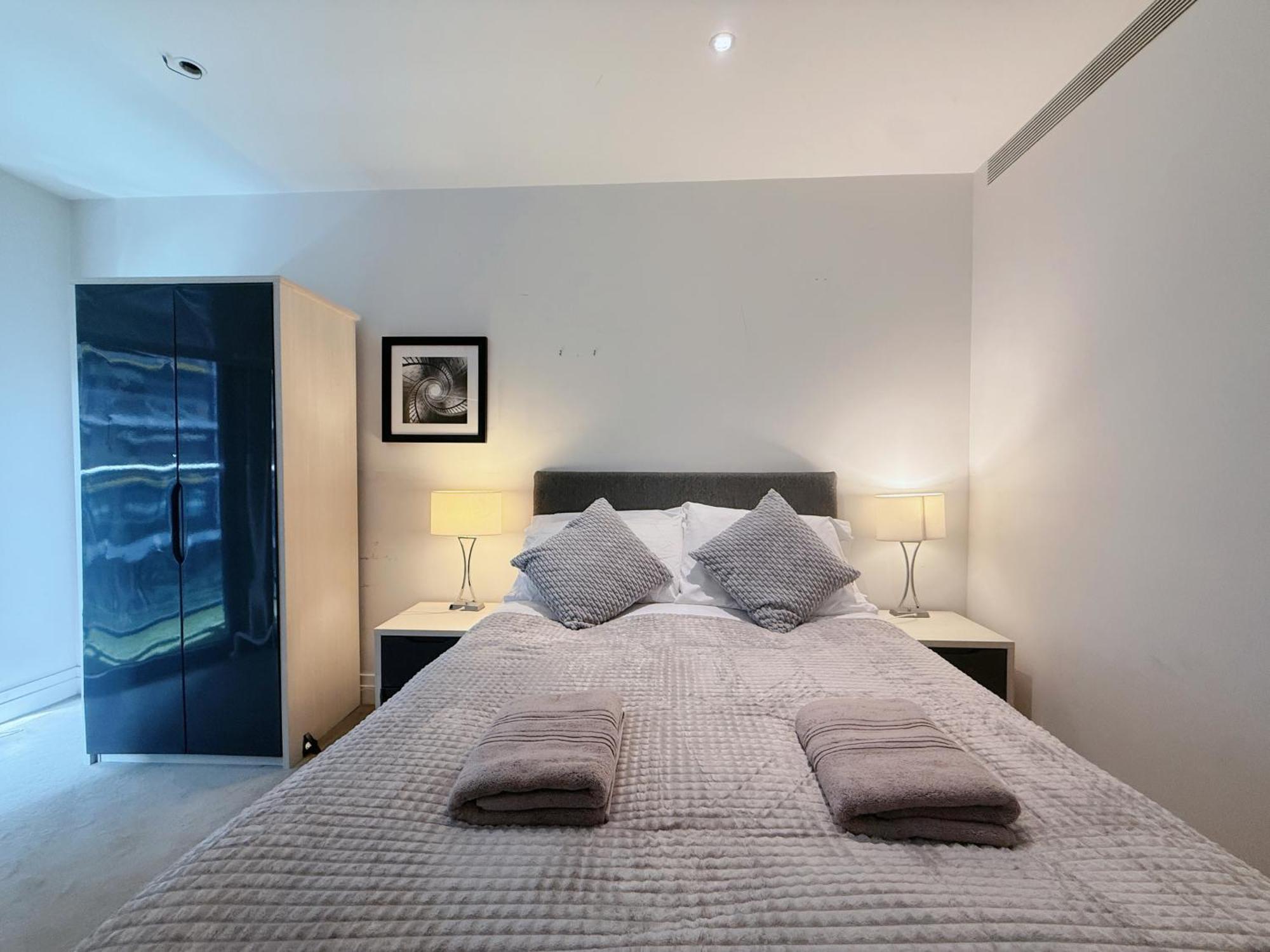 Luxurious And Spacious Near Us Embassy Apartment London