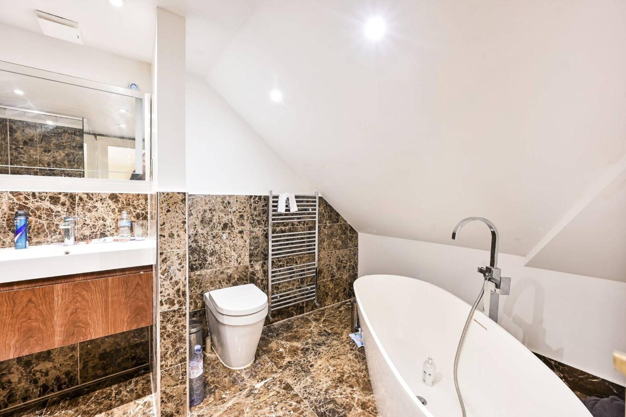 Luxury House Apartment London