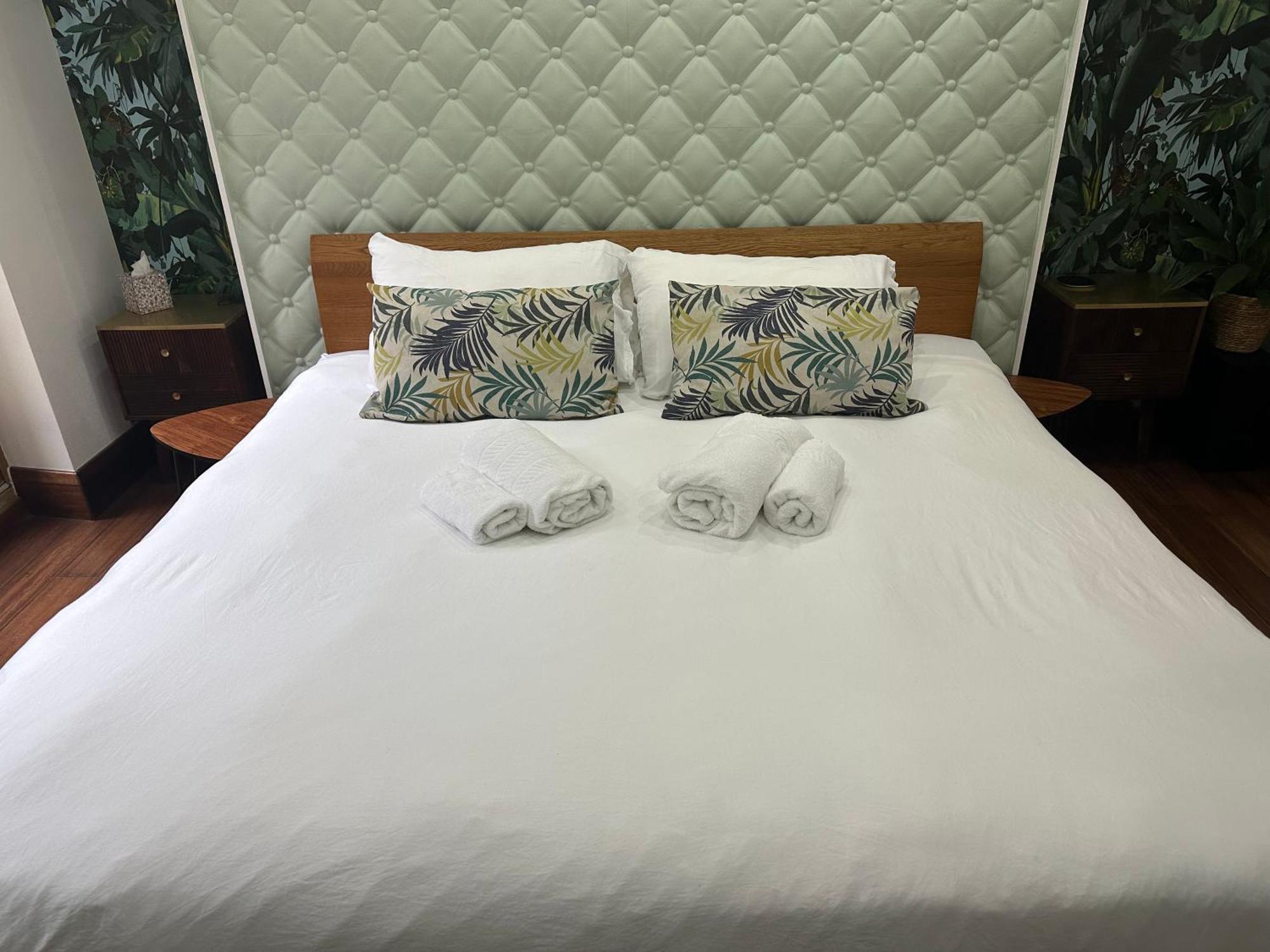 Unique Luxury In The Heart Of London. Air Conditioned With Private Garden Apartment London